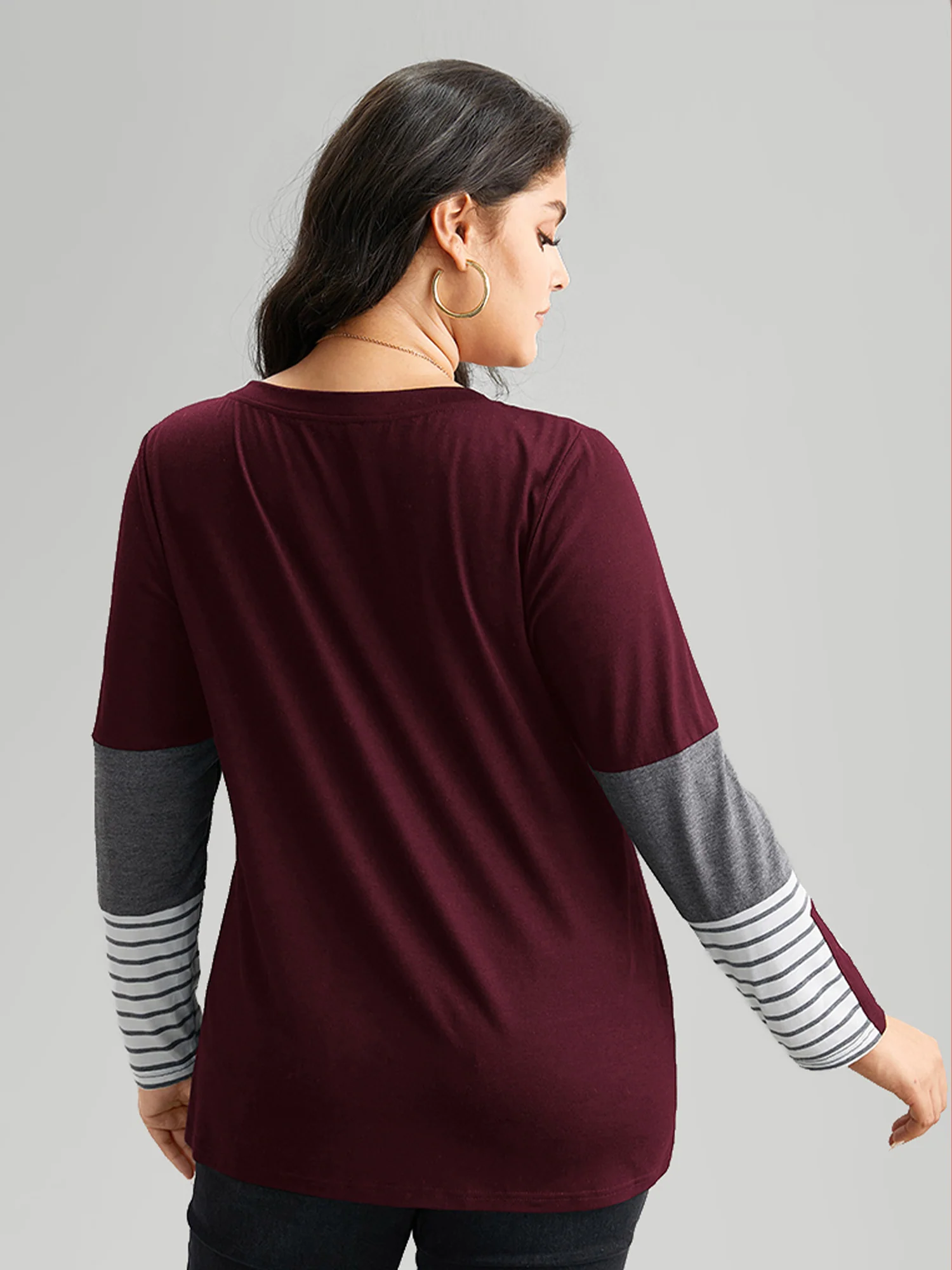 Colorblock Contrast Striped V Neck T-shirt - Image 2
