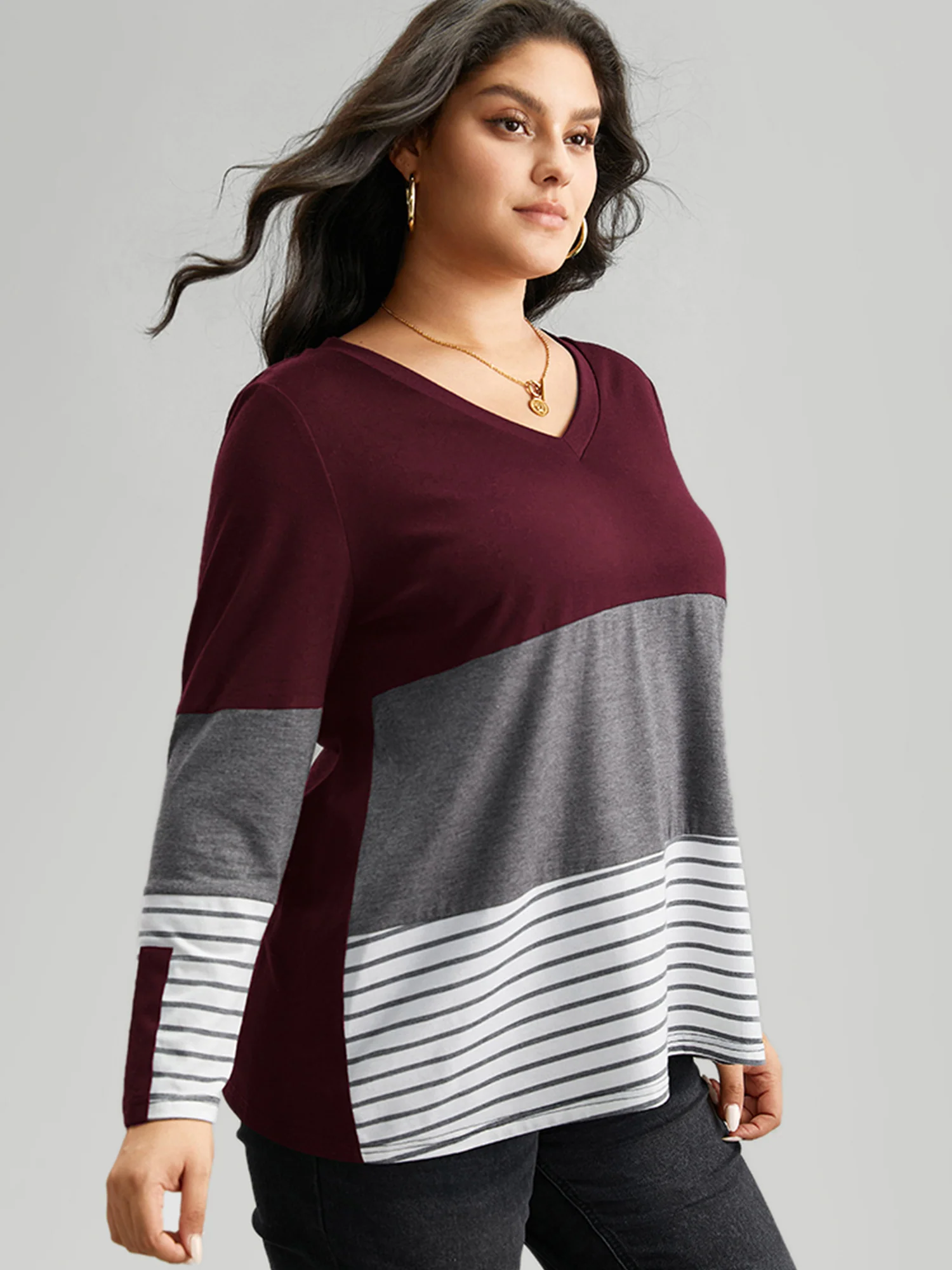 Colorblock Contrast Striped V Neck T-shirt - Image 3