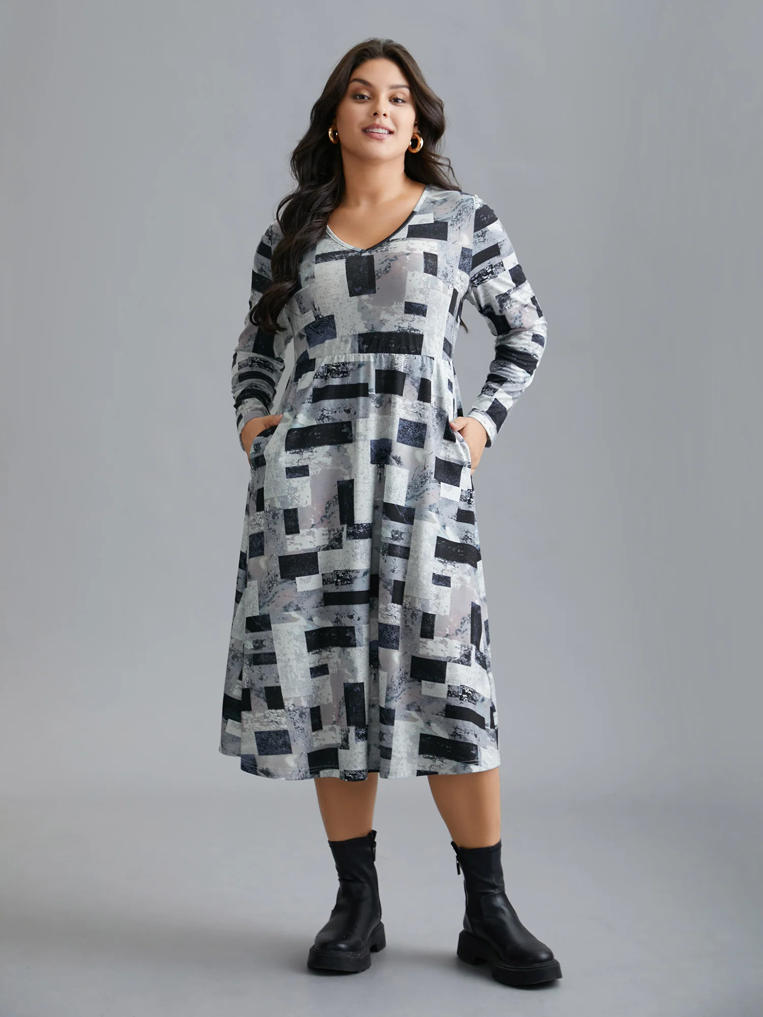 Colorblock Contrast V Neck Midi Dress - Image 3