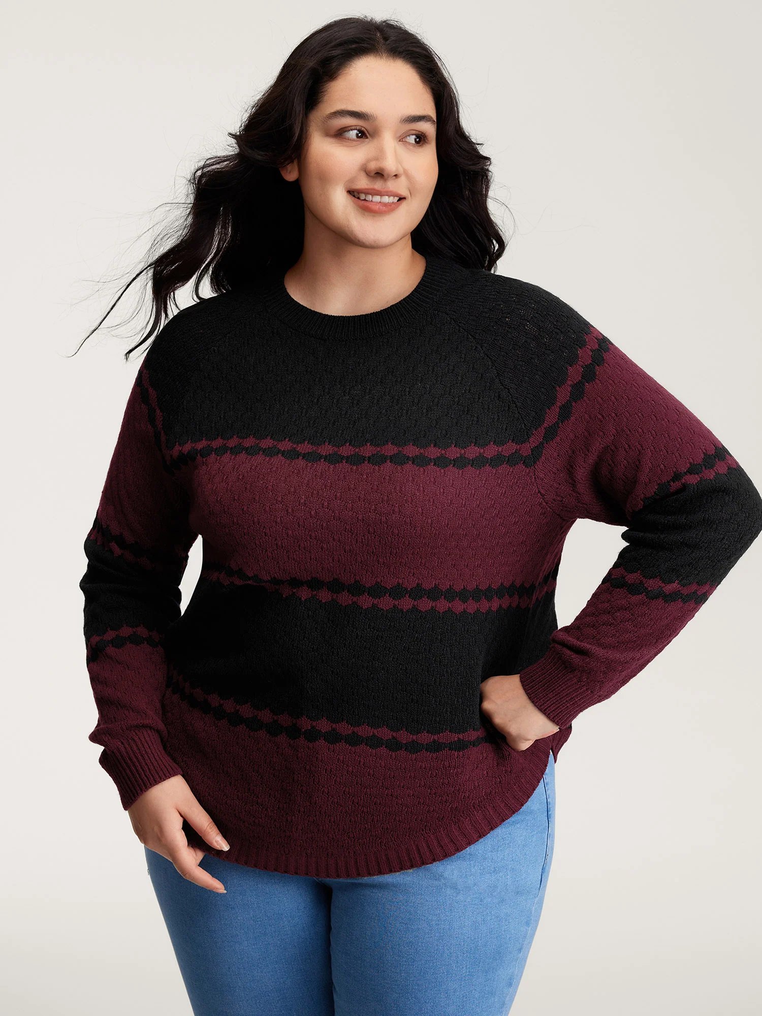 Colorblock Curvy Hem Textured Pullover