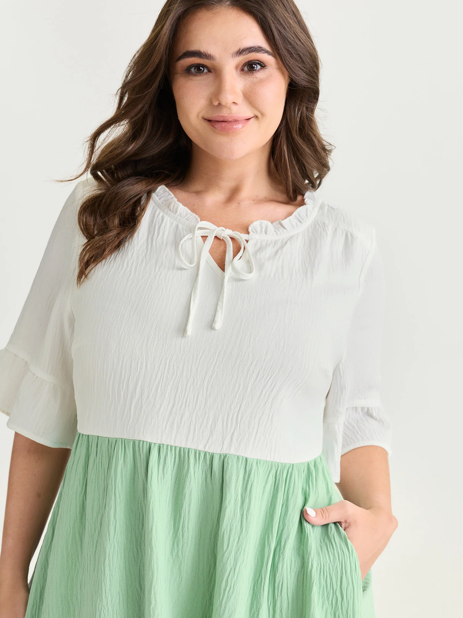 Colorblock Drawstring Neckline Tiered Mini Dress - Image 2