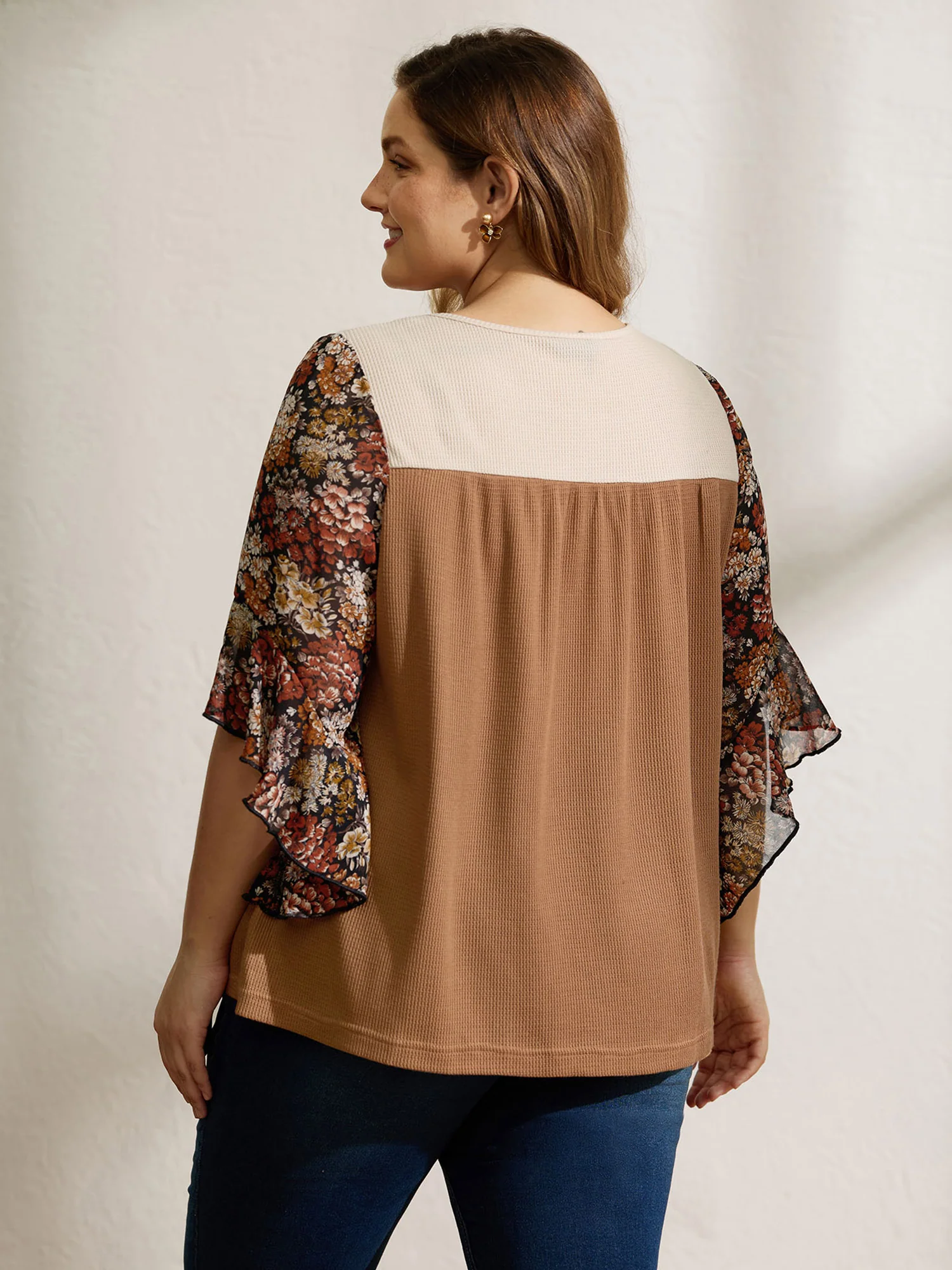Colorblock Floral Sleeve Flowy Knit Top - Image 4