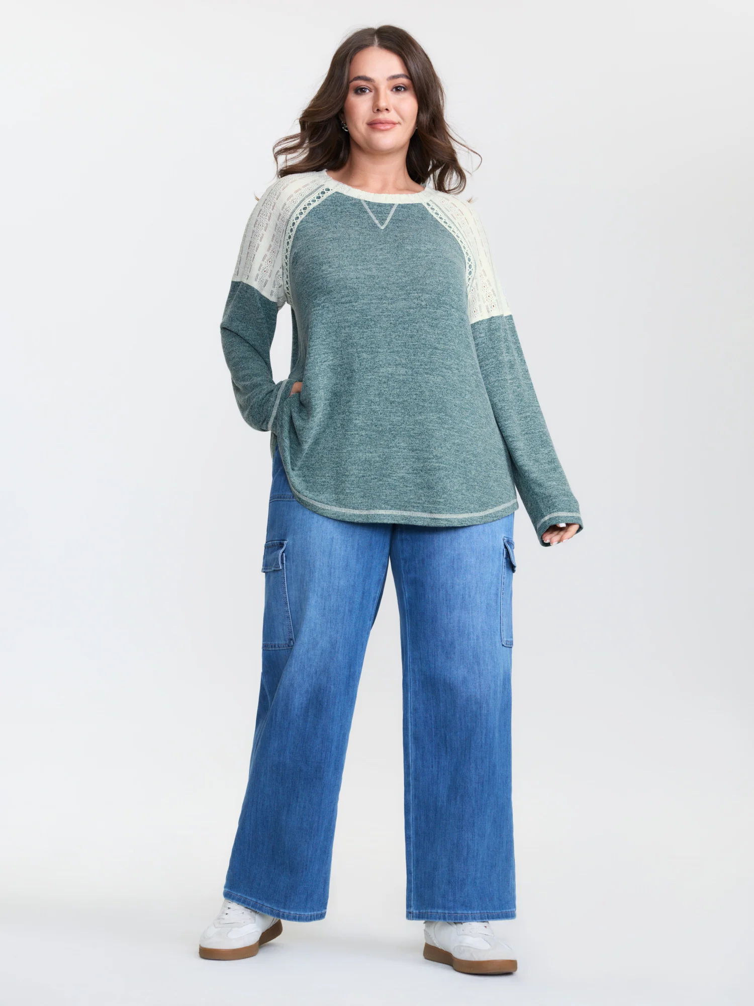 Colorblock Raglan Sleeve Lace Trim T-Shirt - Image 3