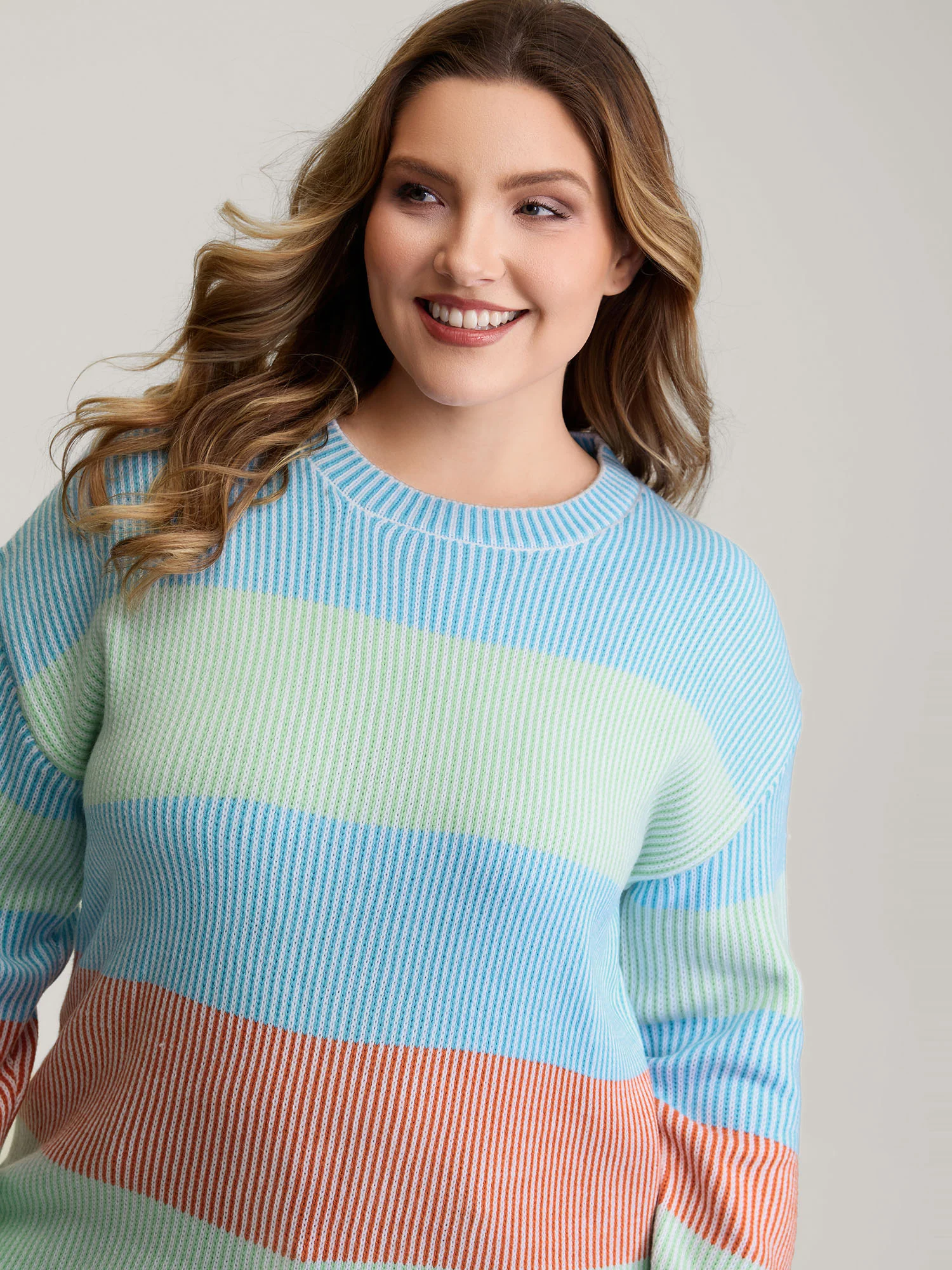 Colorblock Textured Round Neck Pullover - Image 2