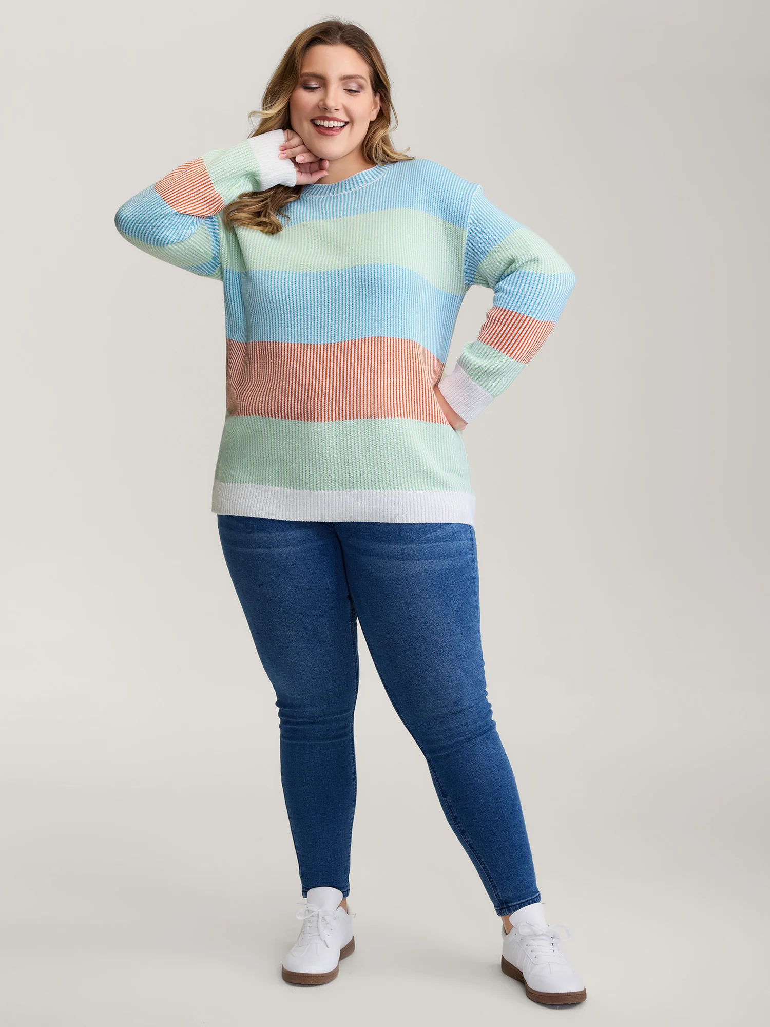 Colorblock Textured Round Neck Pullover - Image 3