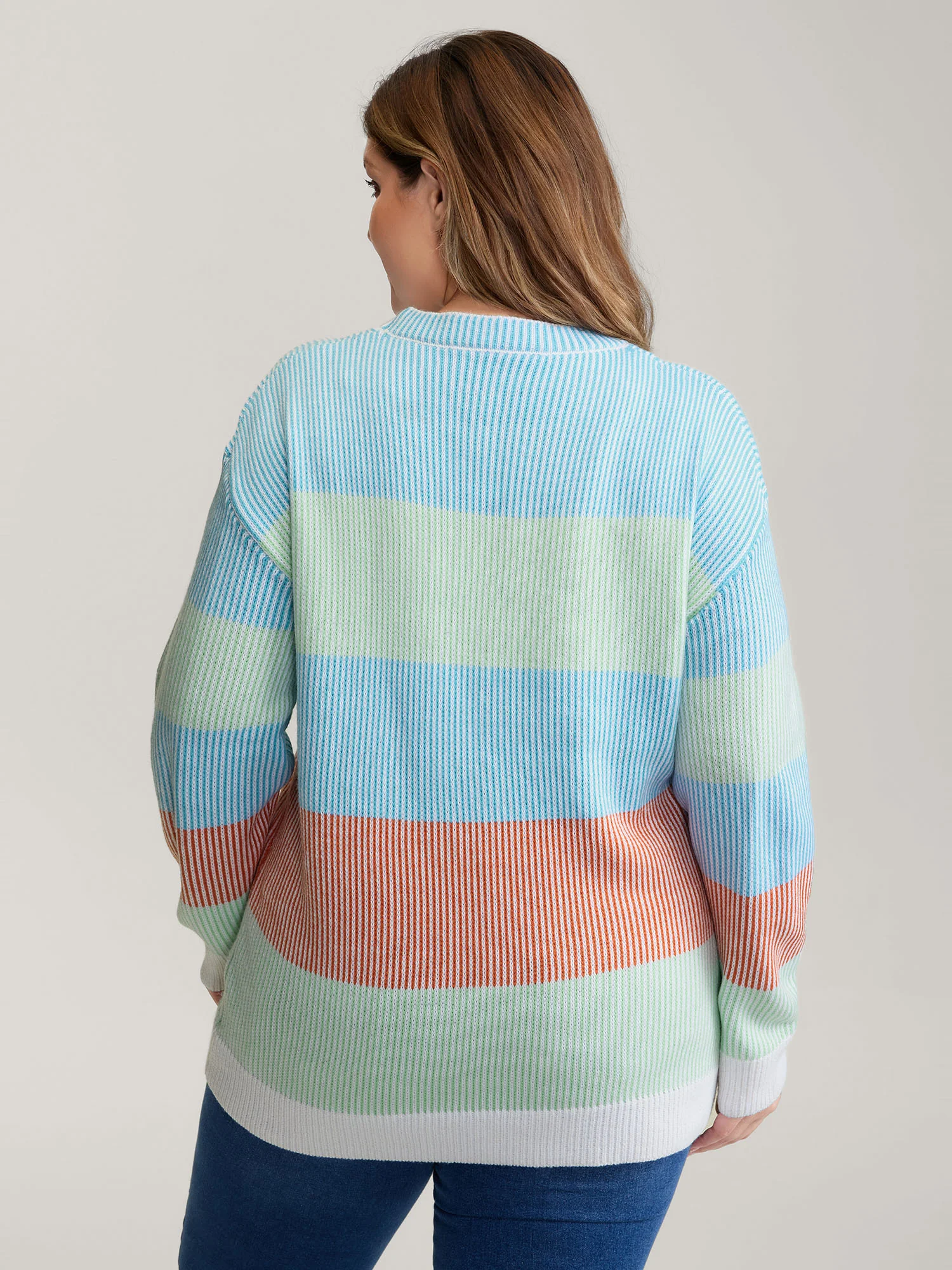 Colorblock Textured Round Neck Pullover - Image 4