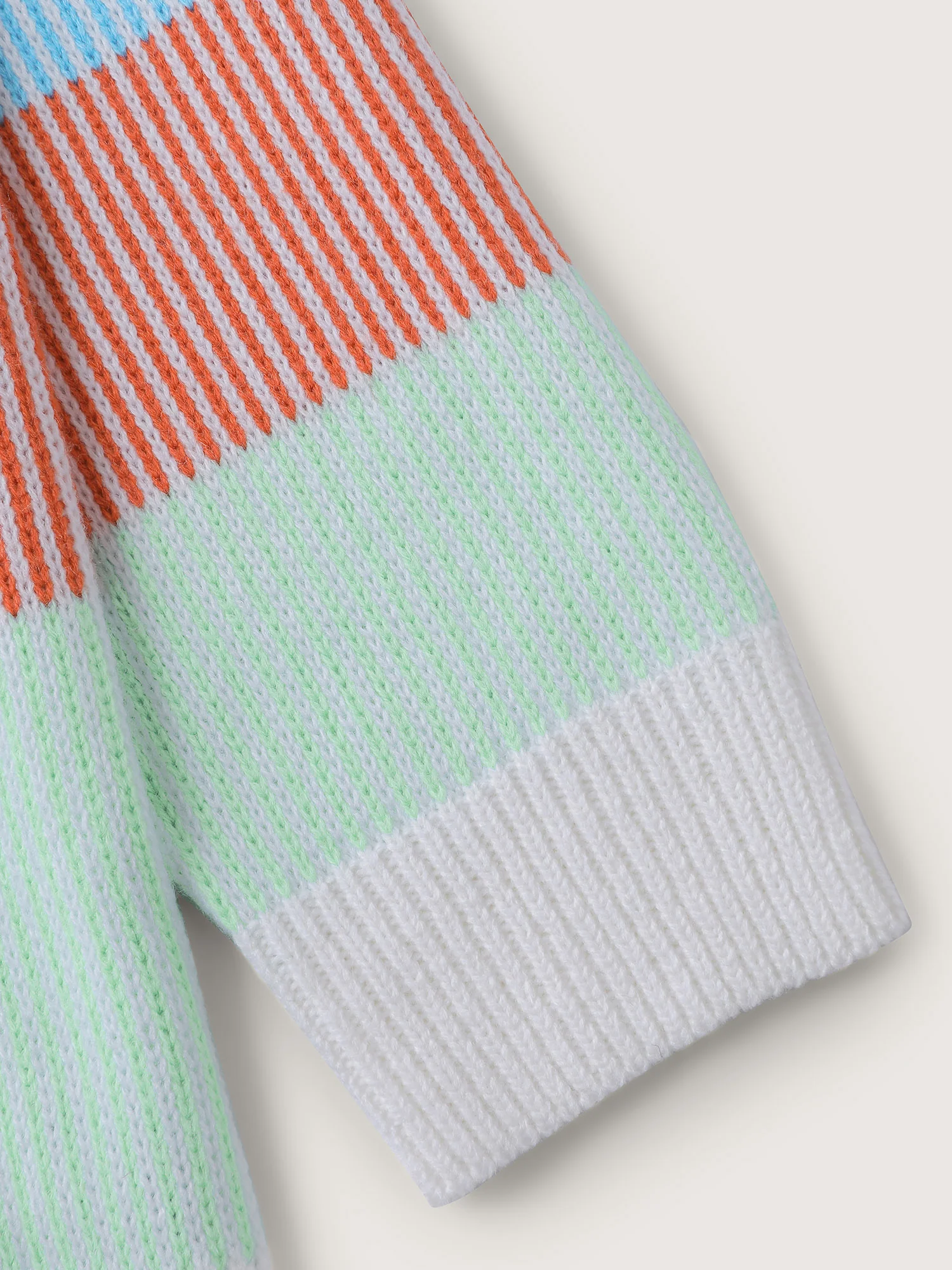 Colorblock Textured Round Neck Pullover - Image 5