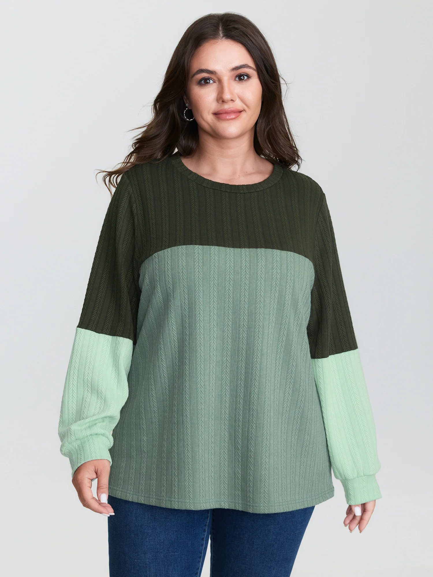 Colorblock Textured Round Neck Sweatshirt - Image 2