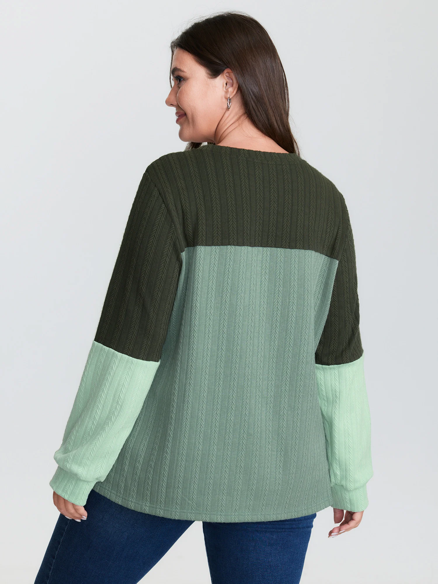 Colorblock Textured Round Neck Sweatshirt - Image 4