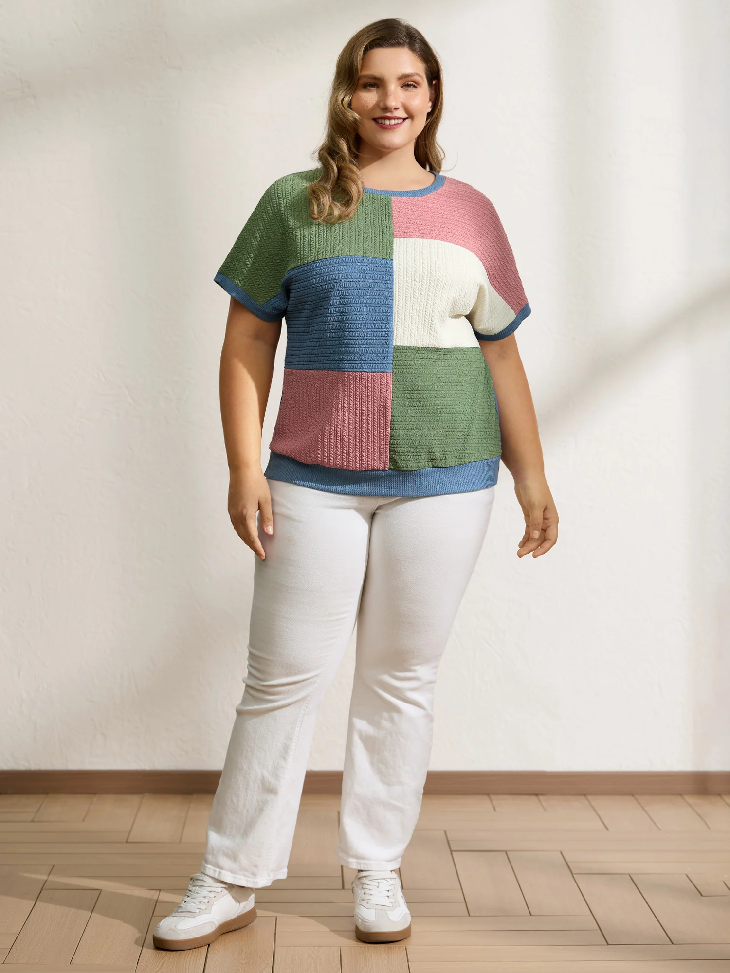 Colorblock Textured Round Neck T-Shirt - Image 3