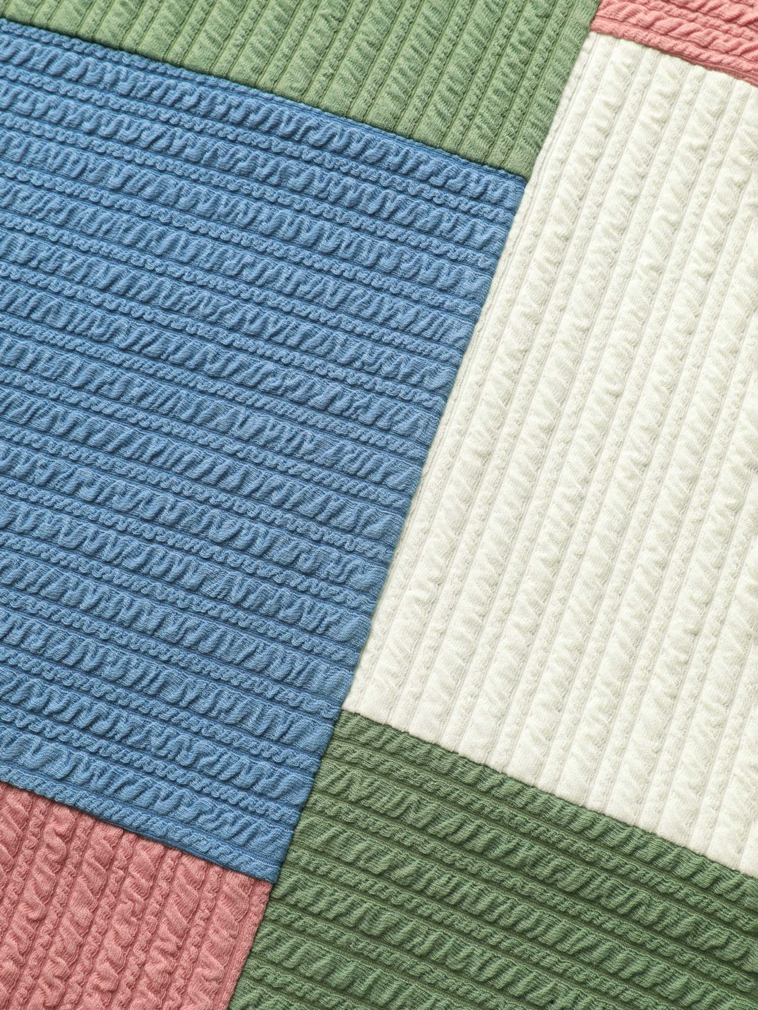 Colorblock Textured Round Neck T-Shirt - Image 6