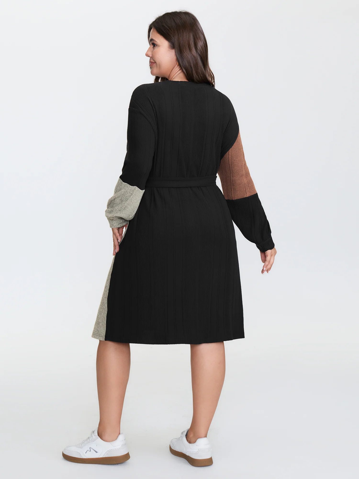 Colorblock Textured Waist-Tie Pockets Midi Dress - Image 4