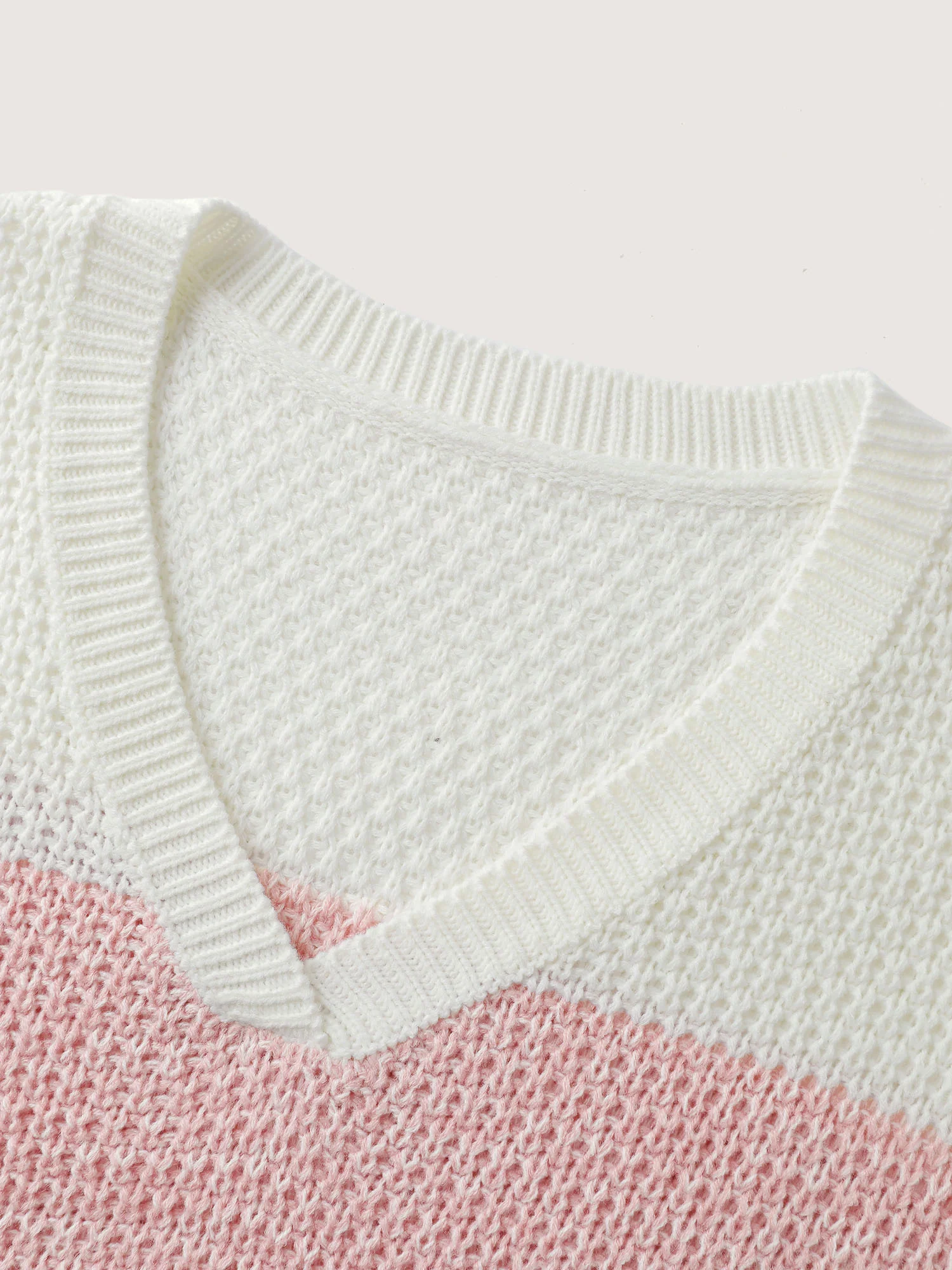 Colorblock Tissue-Textured Split Pullover - Image 5