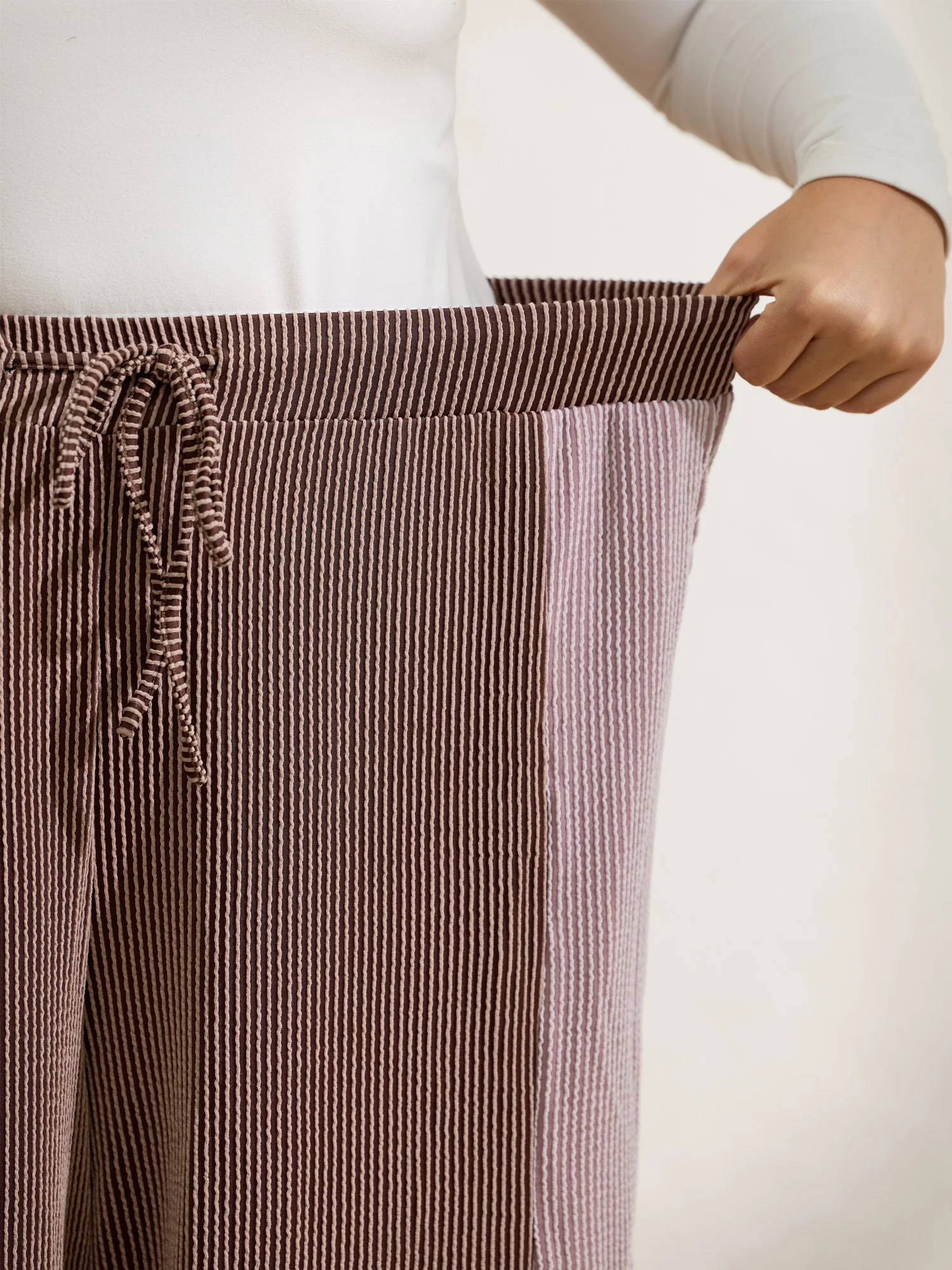 Colorblock Waist Drawstring Wide-Leg Pants - Image 4