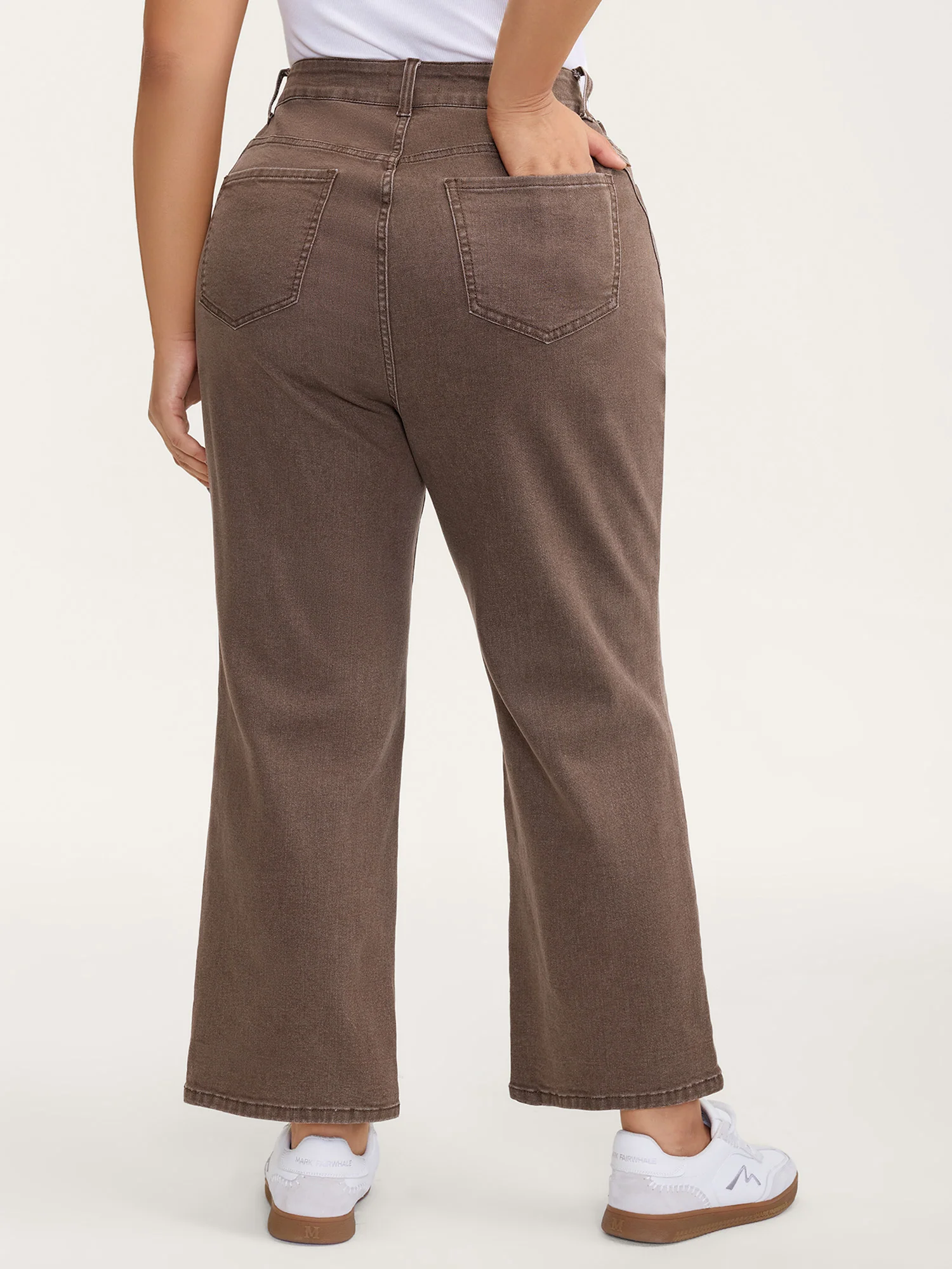 Classic High-Rise Cropped Straight-Leg Jeans - Image 4