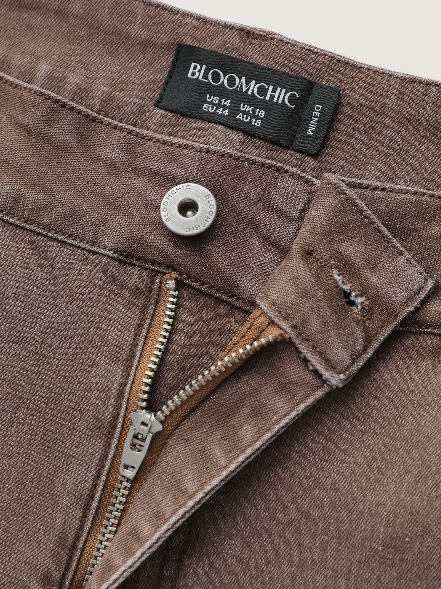 Classic High-Rise Cropped Straight-Leg Jeans - Image 6