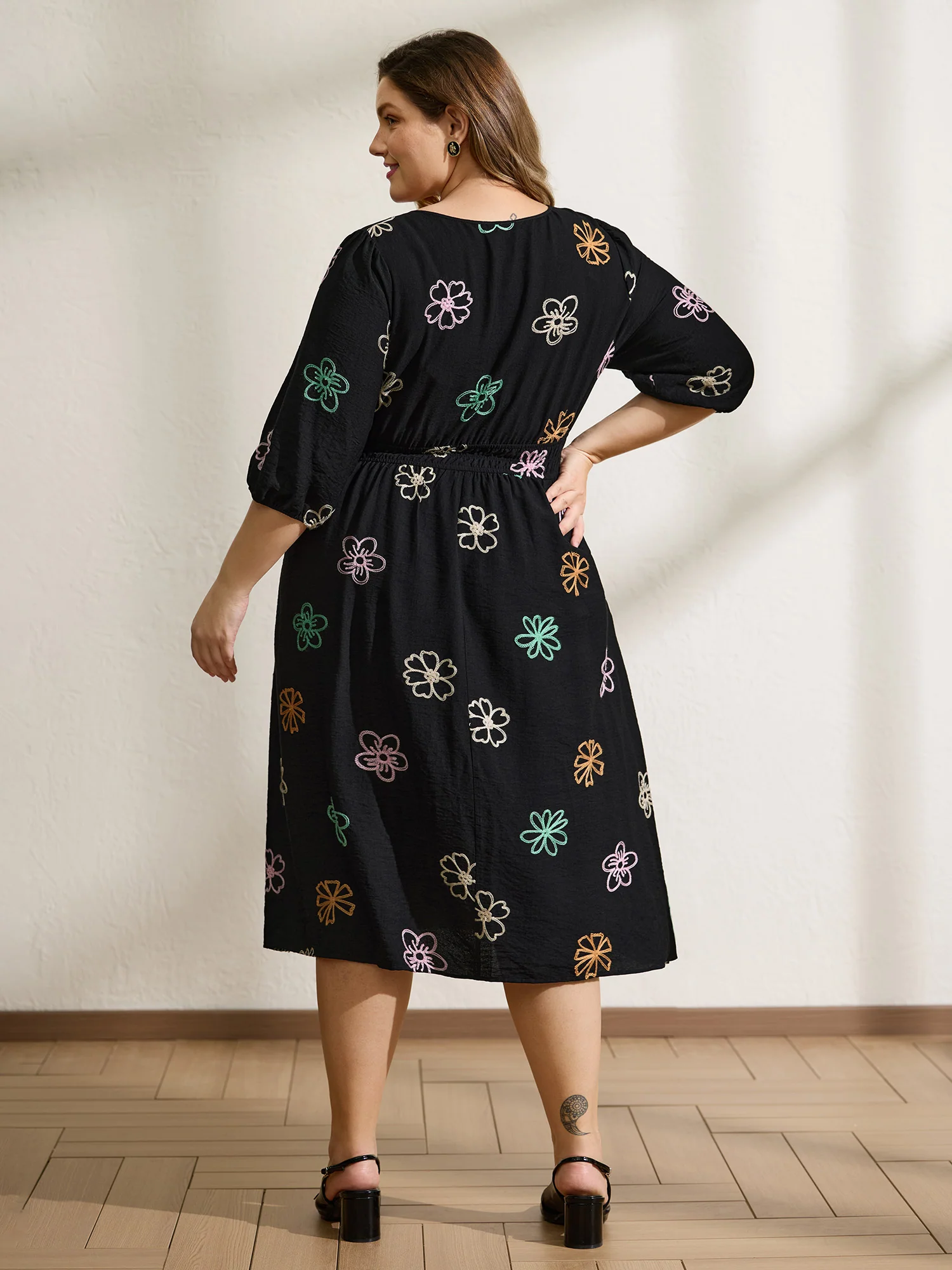 Colorful Embroidered Waist-Defining Midi Dress - Image 4