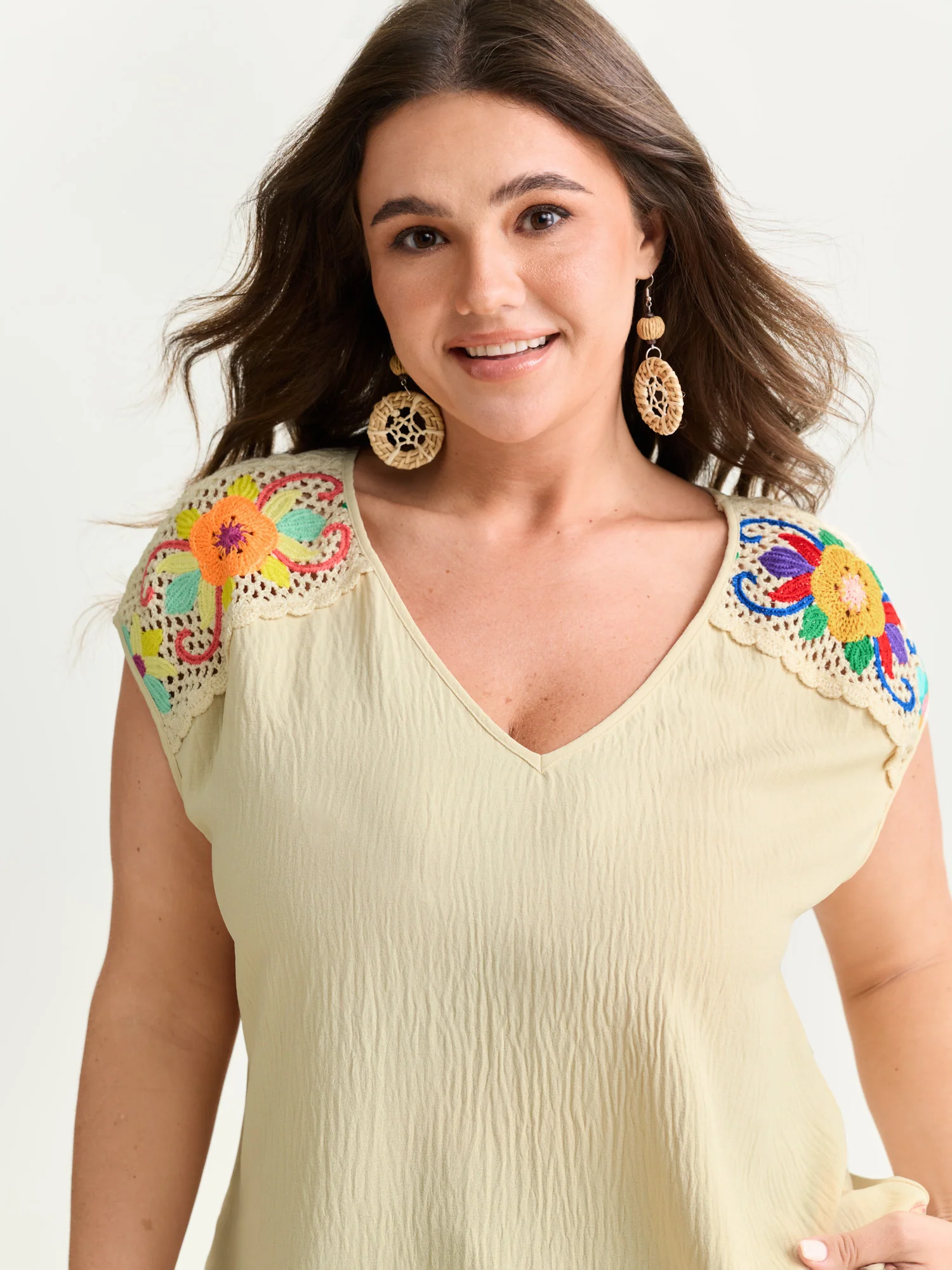 Colorful Openwork Crochet V-Neck Blouse - Image 7