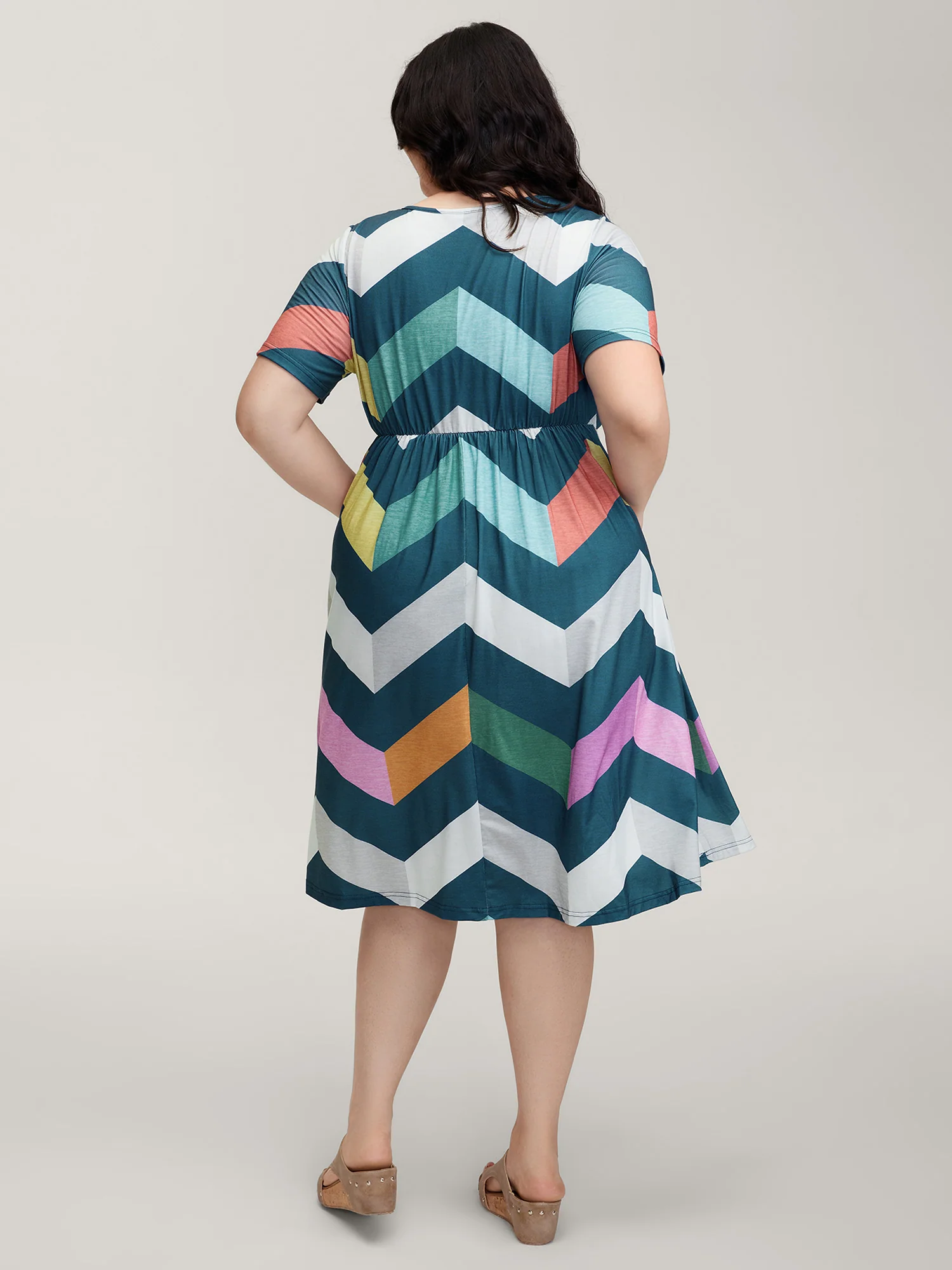 Colorful Wavy Stripes Cinched-Flared Midi Dress - Image 4