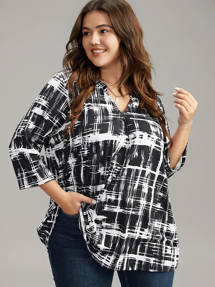 Contrast Colorblock Notched Plicated T-shirt - Image 3