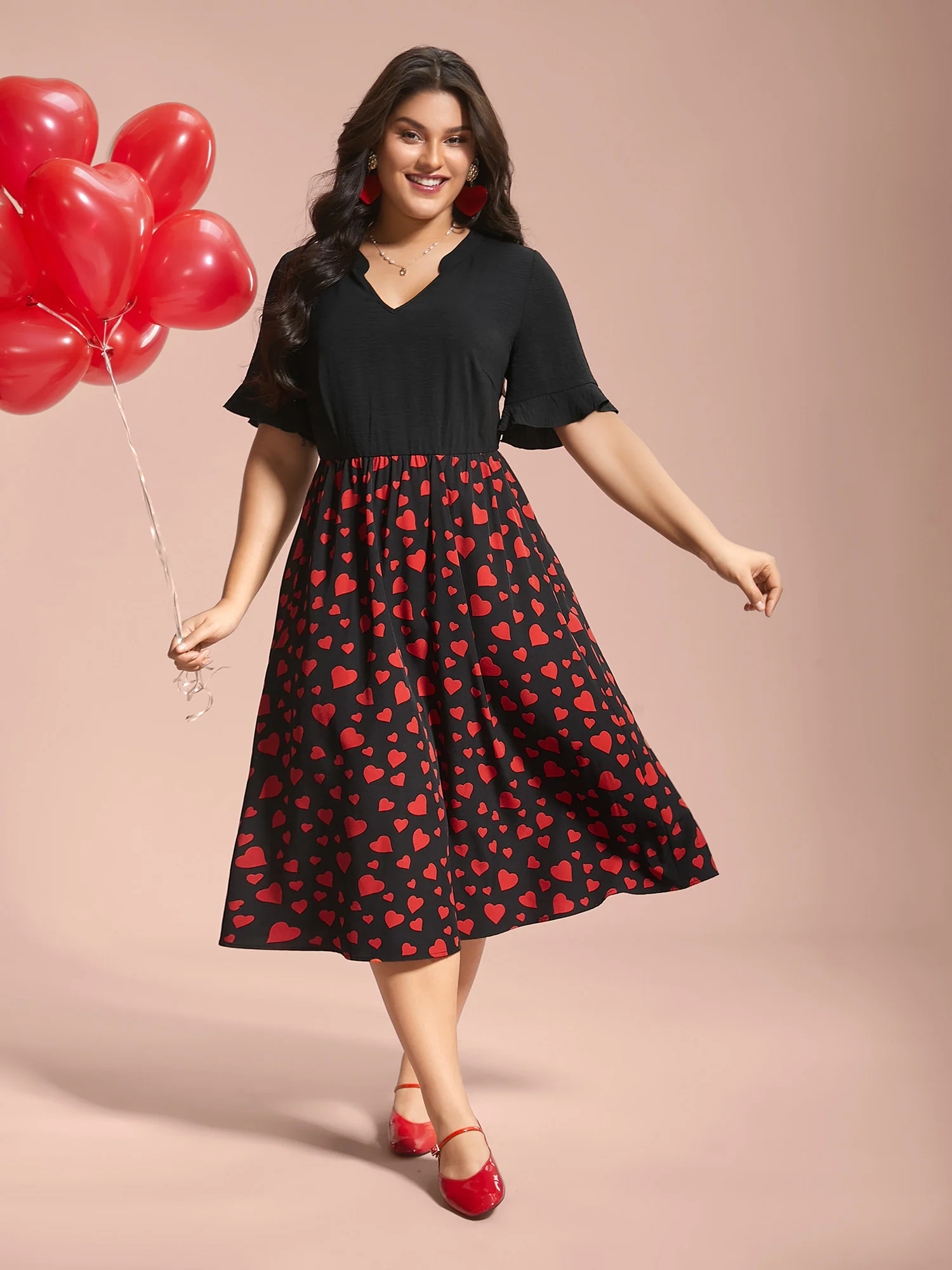 Contrast Heart Pattern Notched Collar Dress