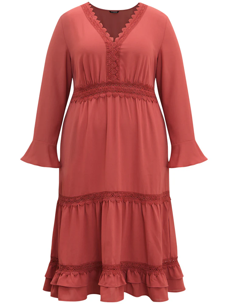 Contrast Lace Bell Sleeve Layered Hem Dress - Image 8