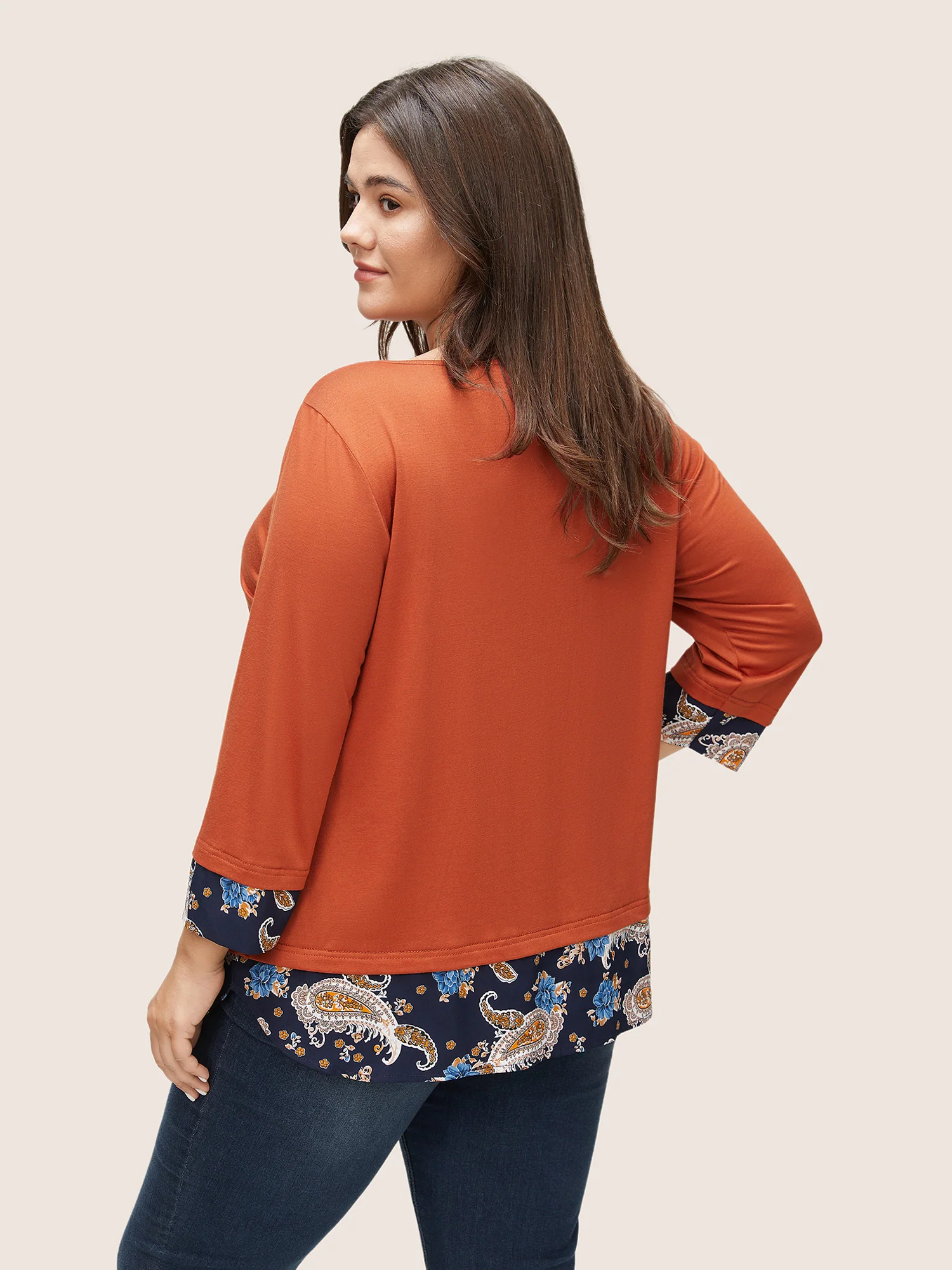 Contrast Paisley Print Curved Hem T-shirt - Image 2