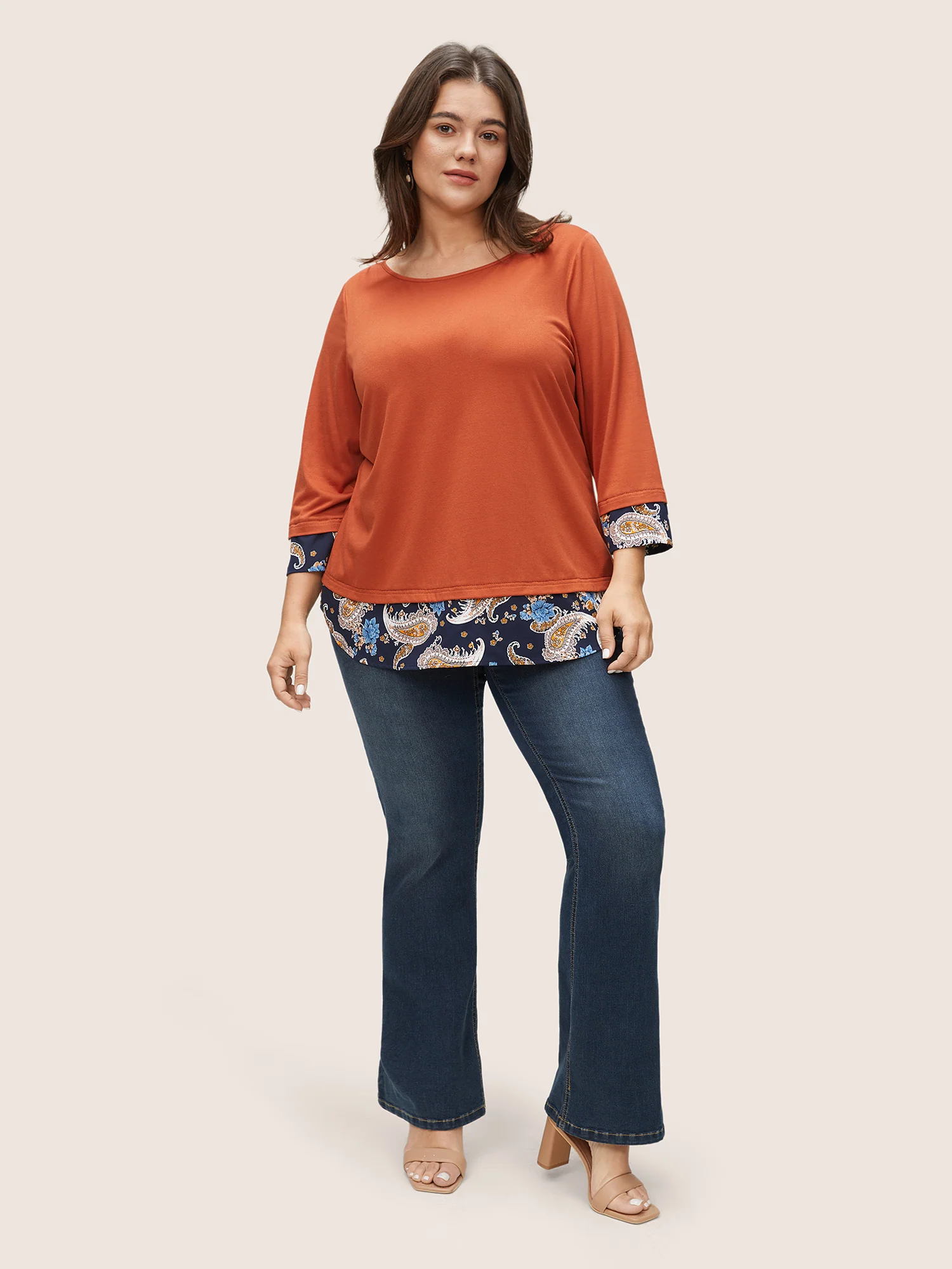 Contrast Paisley Print Curved Hem T-shirt - Image 3
