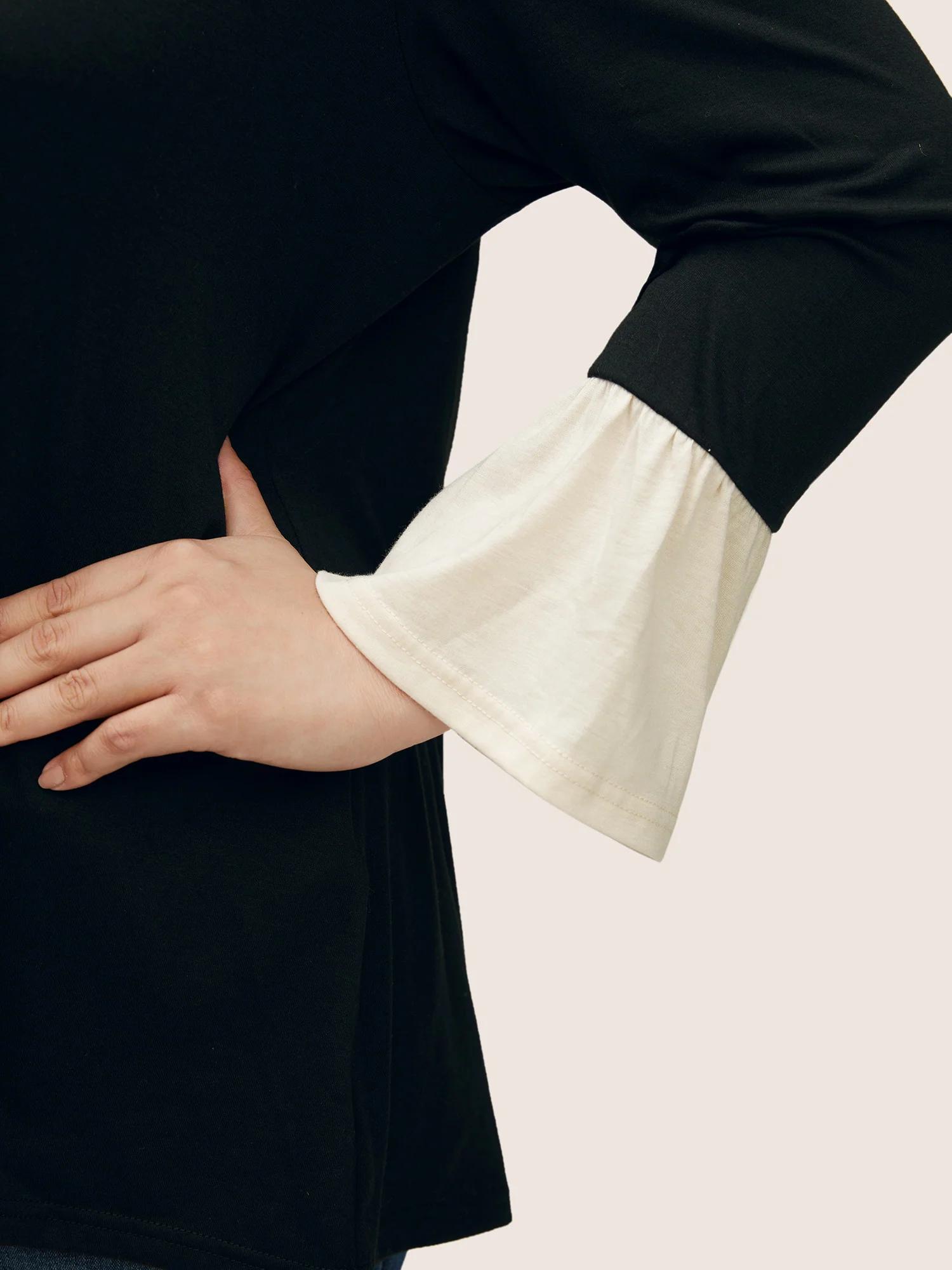 Contrast Patchwork Bell Sleeve T-shirt - Image 4