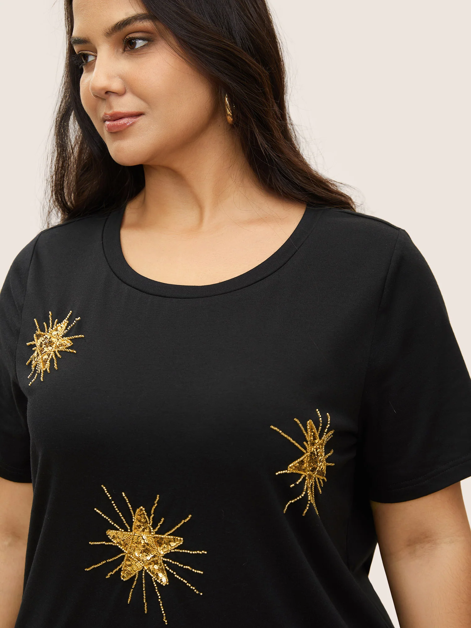 Contrast Star Sequin Round Neck T-shirt - Image 4