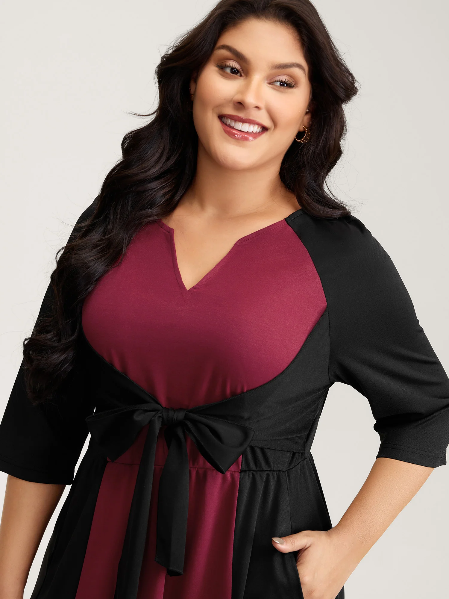 Contrast Stretchy Cinched-Waist Midi Dress - Image 2