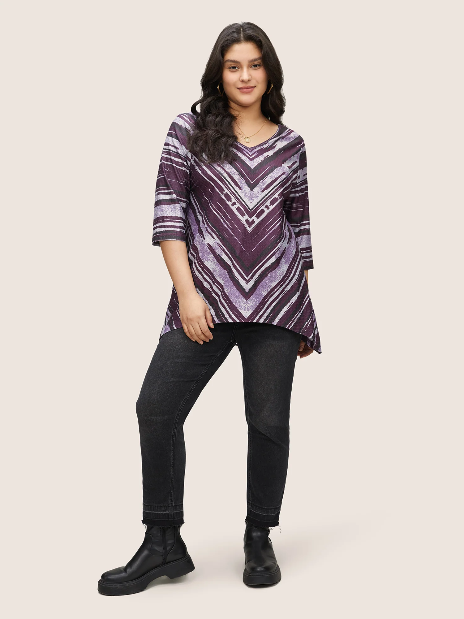 Contrast Striped V Neck Asymmetrical Hem T-shirt - Image 2