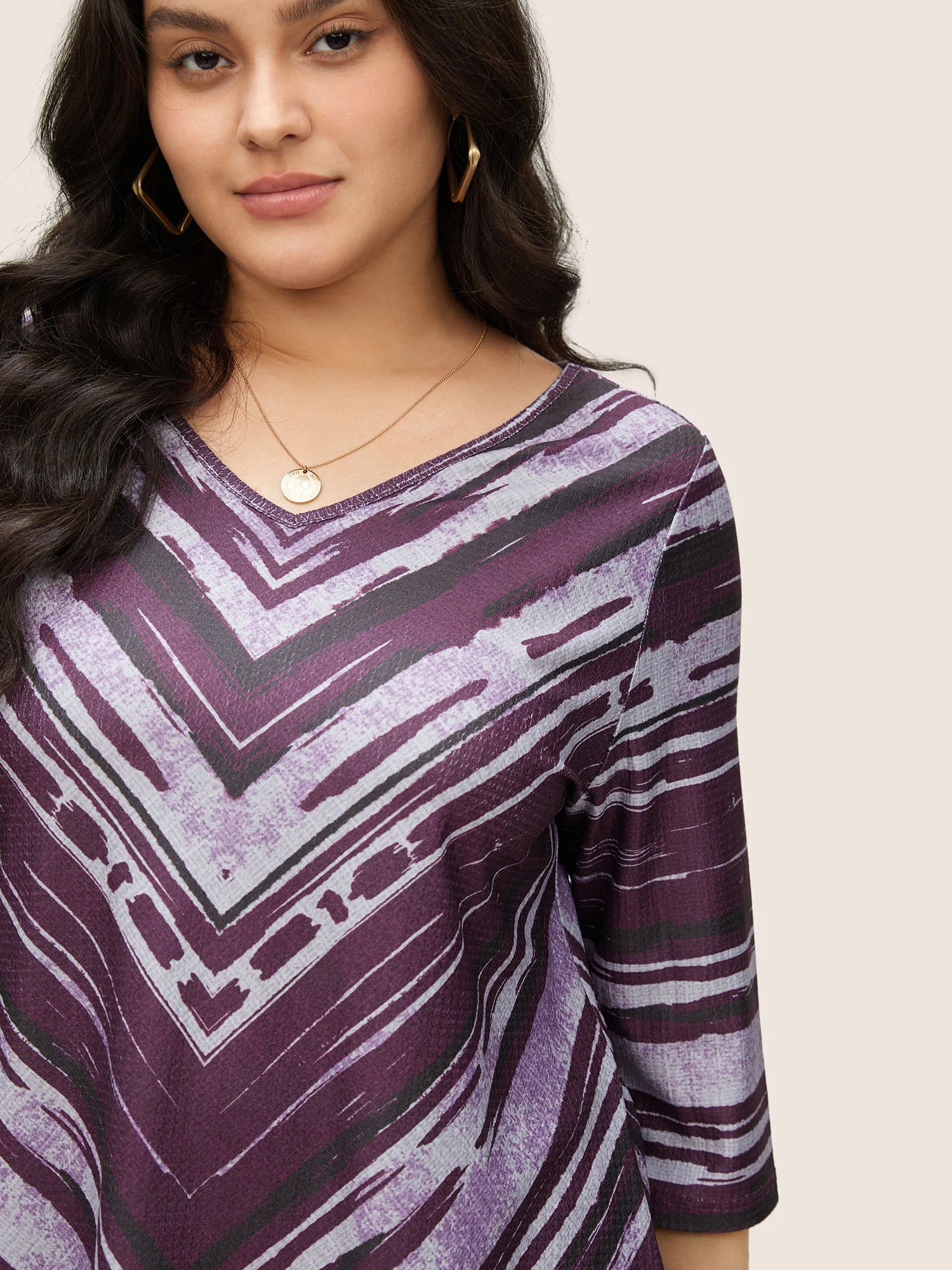 Contrast Striped V Neck Asymmetrical Hem T-shirt - Image 3