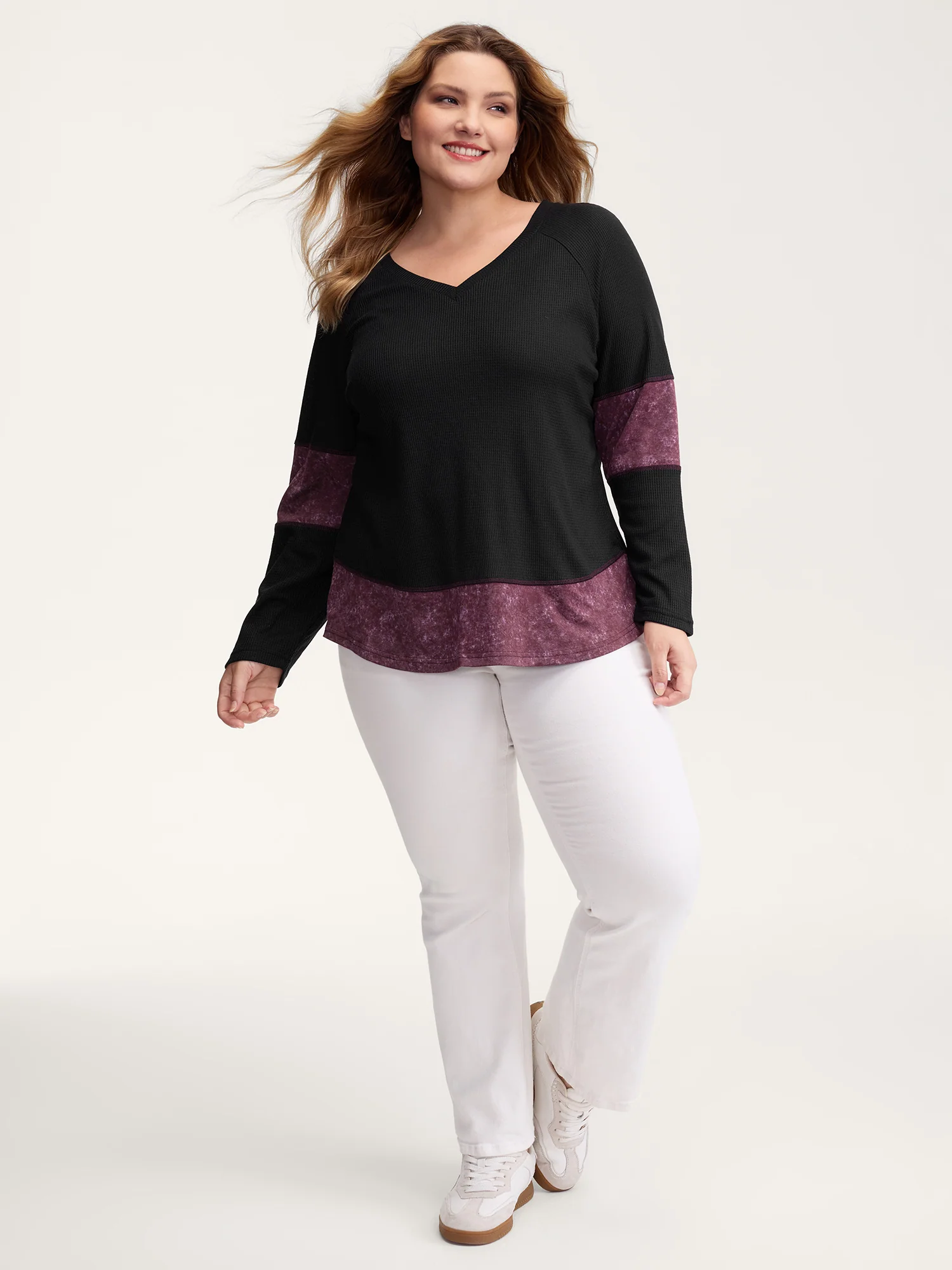 Contrast Stripes Vintage V-Neck T-Shirt - Image 3