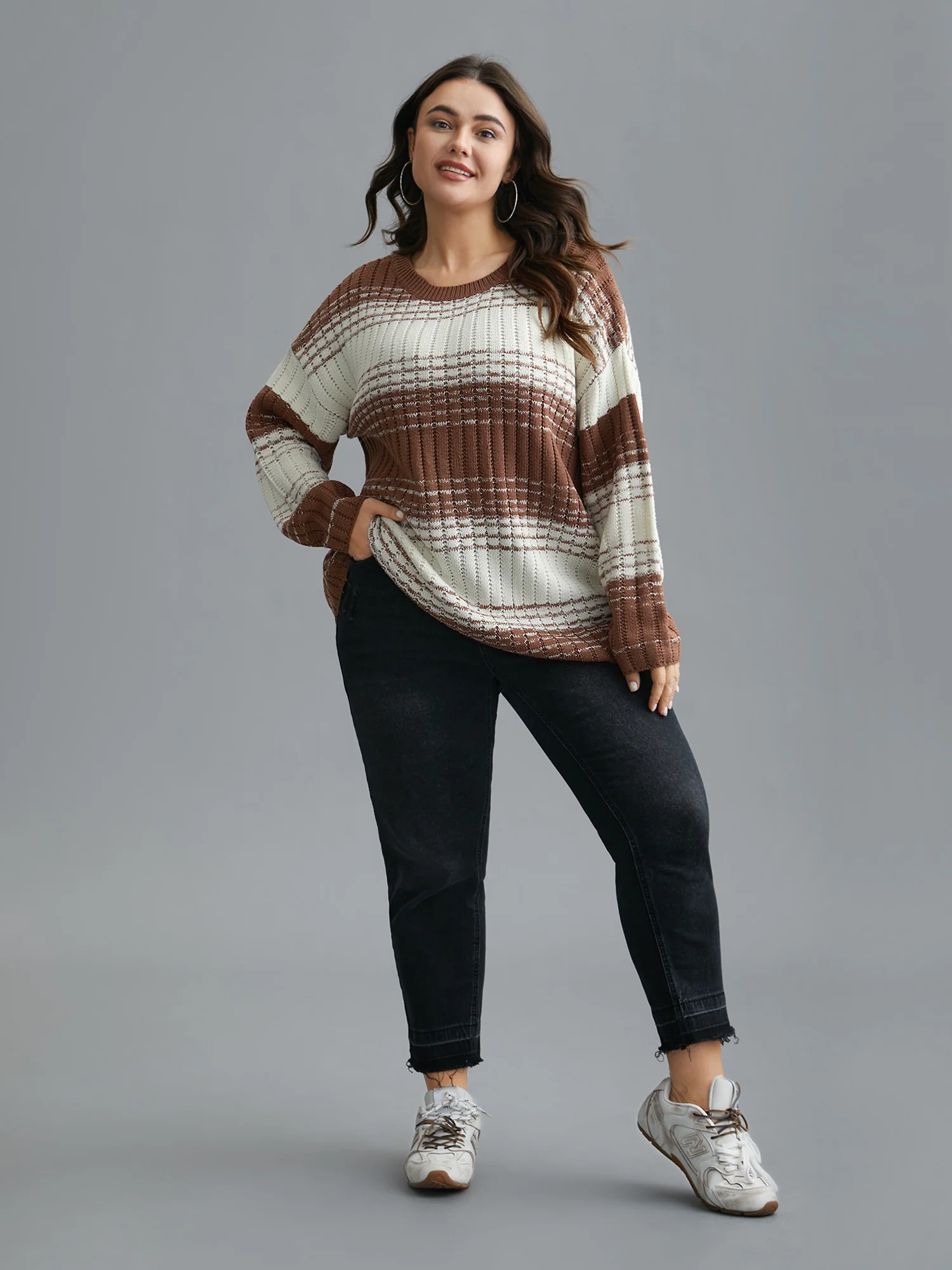 Contrast Textured Crew Neck Pullover - Image 3