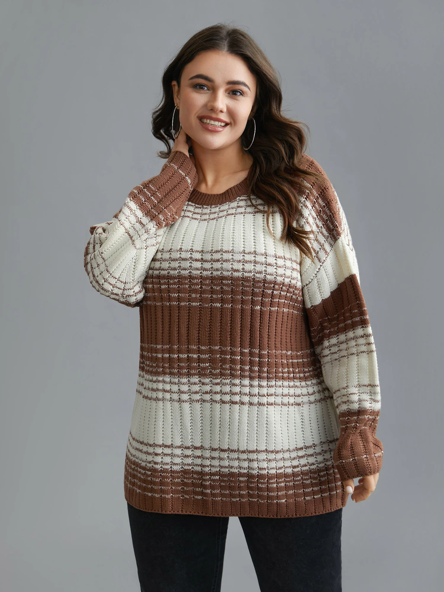Contrast Textured Crew Neck Pullover - Image 4