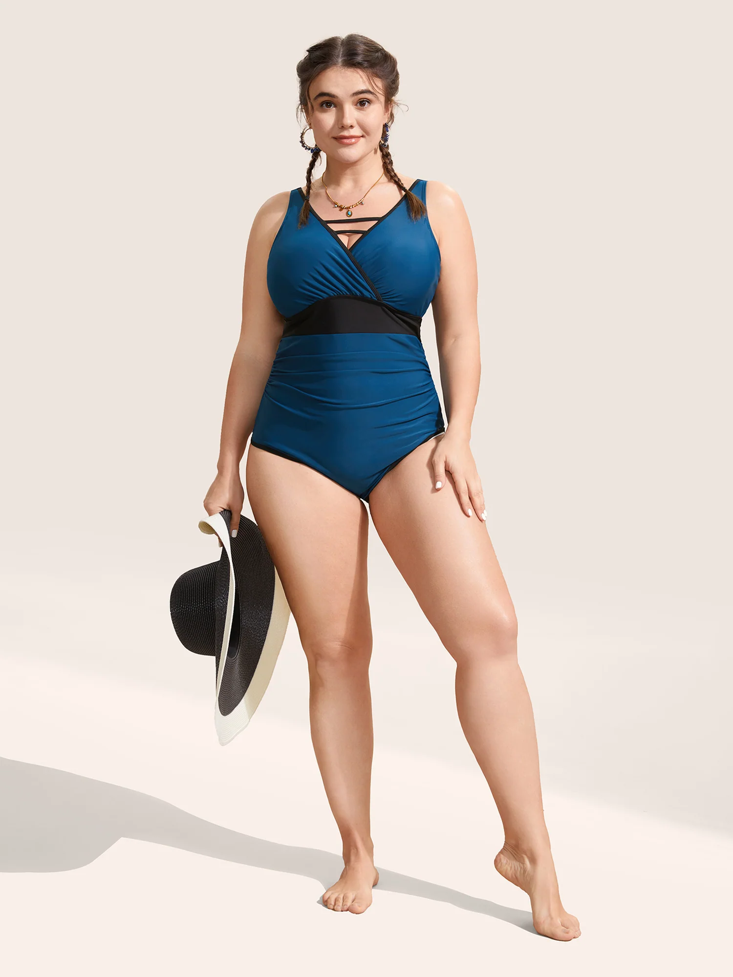 Contrast Trim Keyhole Gathered One Piece Swimsuit - Image 3