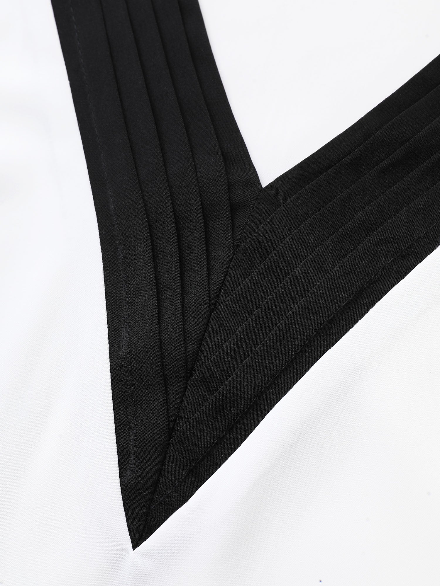 Contrast Trim Pleated Flutter Sleeve Blouse - Image 5