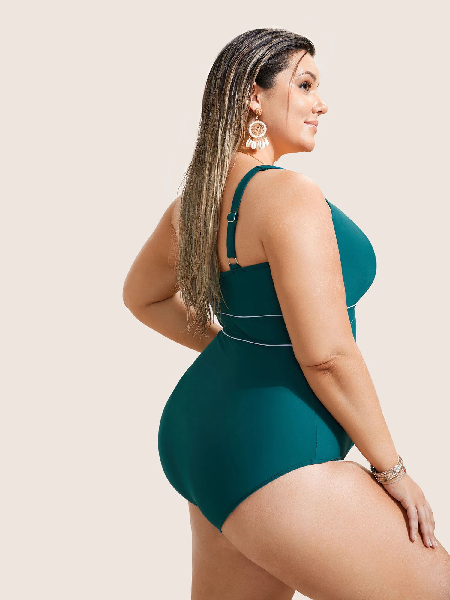 Contrast Trim Ruched Heart Neckline One Piece Swimsuit - Image 2
