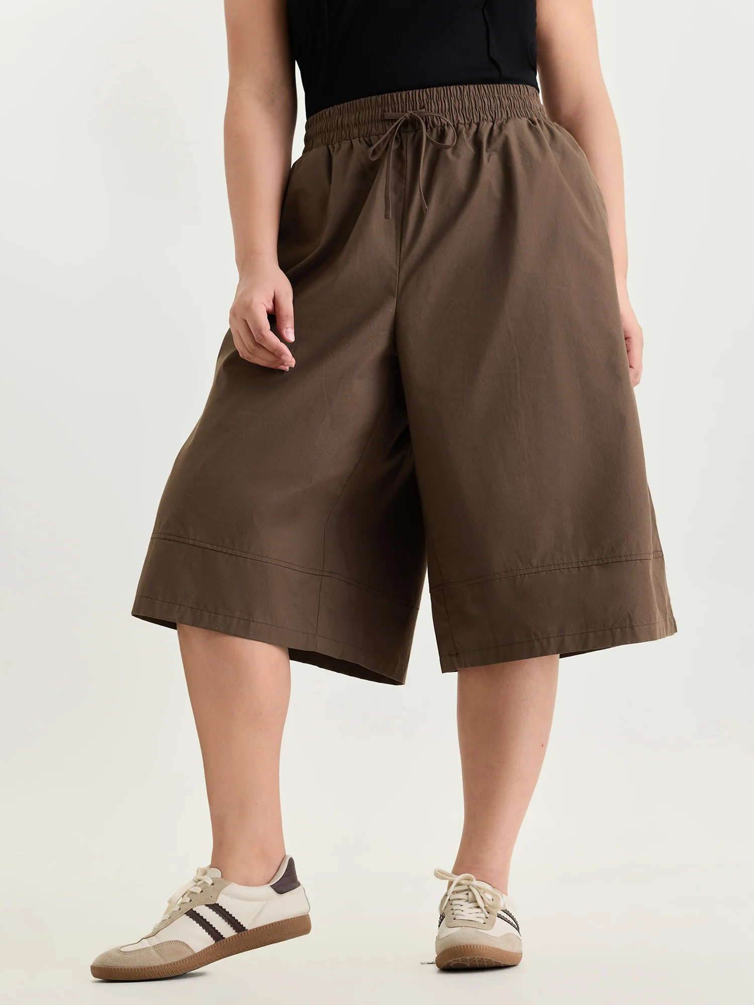 Cotton Drawstring Waist Capri Pants - Image 2