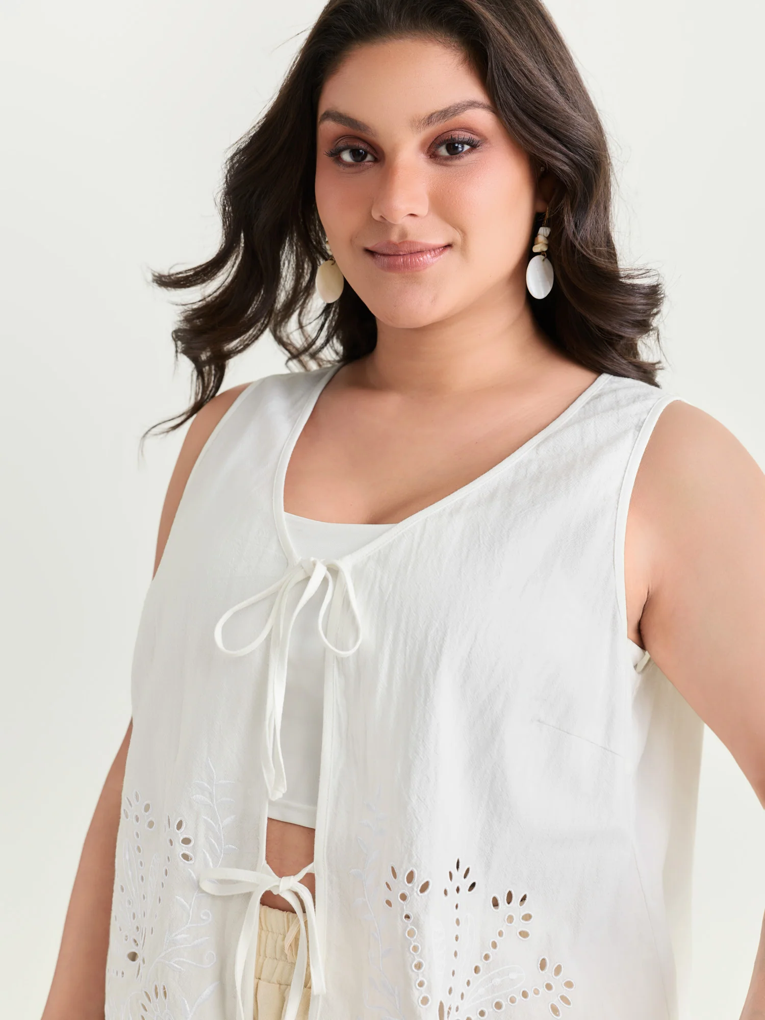 Cotton Eyelet Embroidered Breathable Tank Top - Image 2