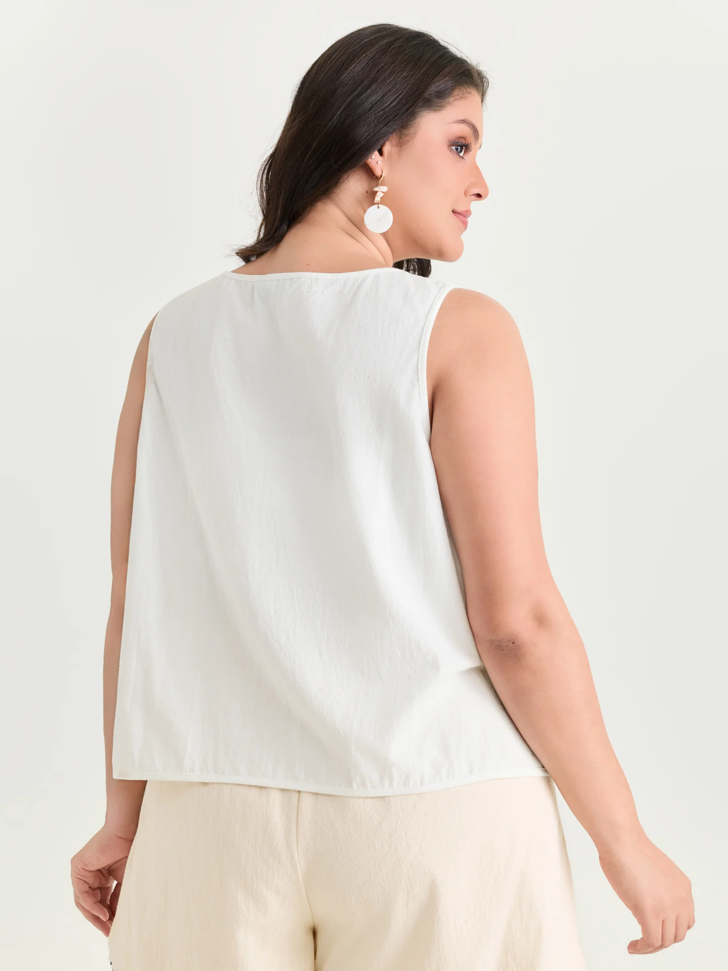 Cotton Eyelet Embroidered Breathable Tank Top - Image 4