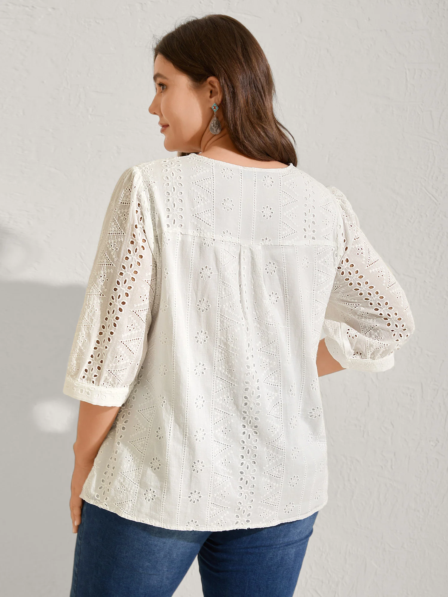 Cotton Eyelet Embroidery V-Neck Blouse - Image 4