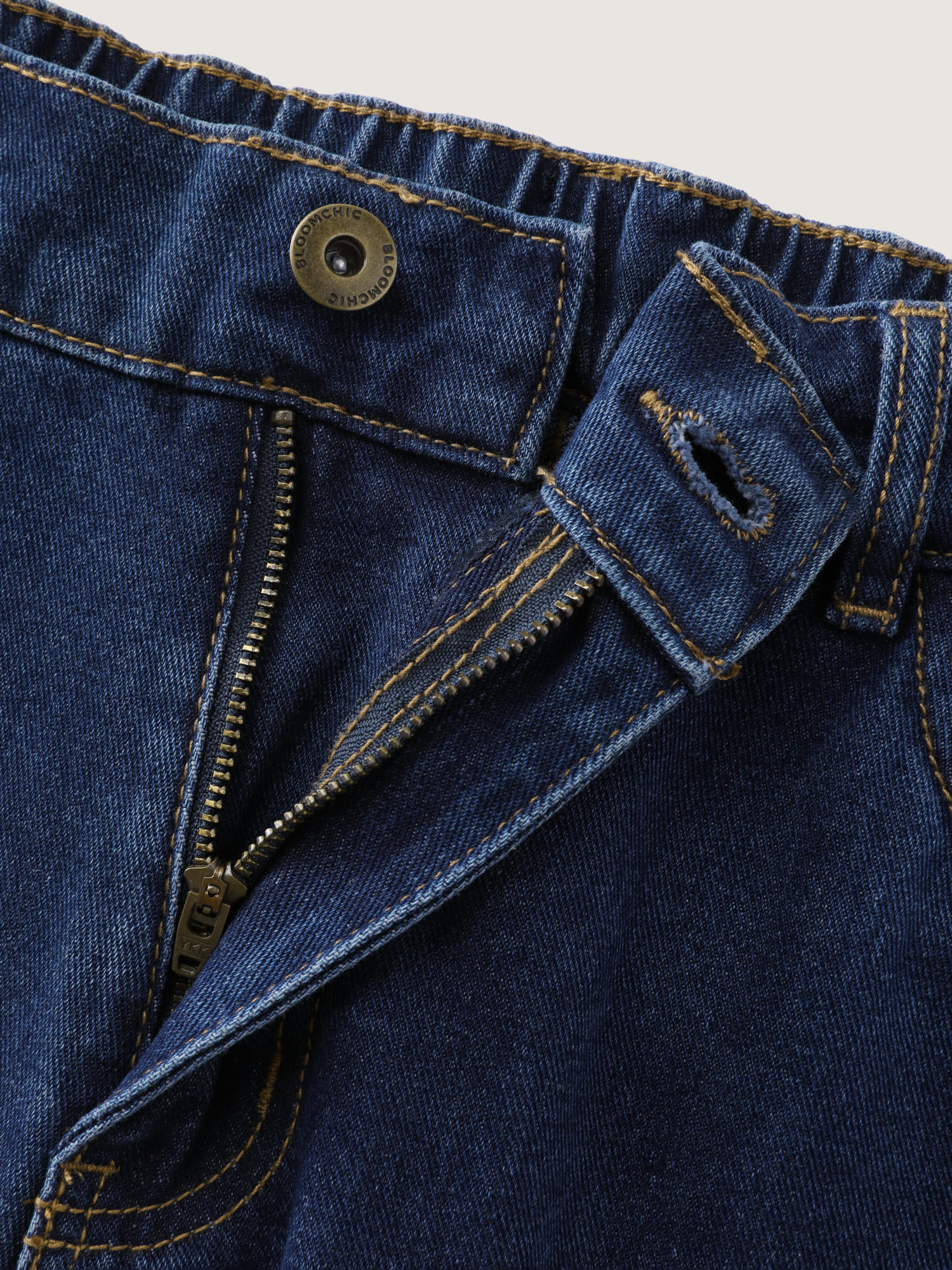 Classic Pull-On Wide-Leg Jeans - Image 7