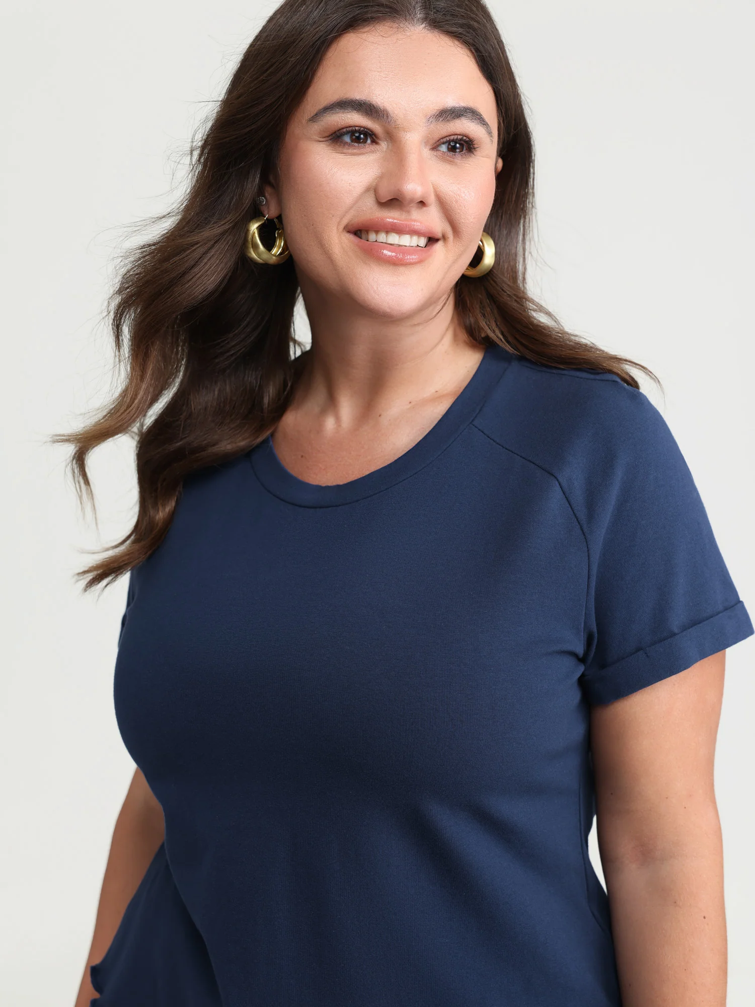 Cotton Plain Round Neck Fitted T-Shirt - Image 2