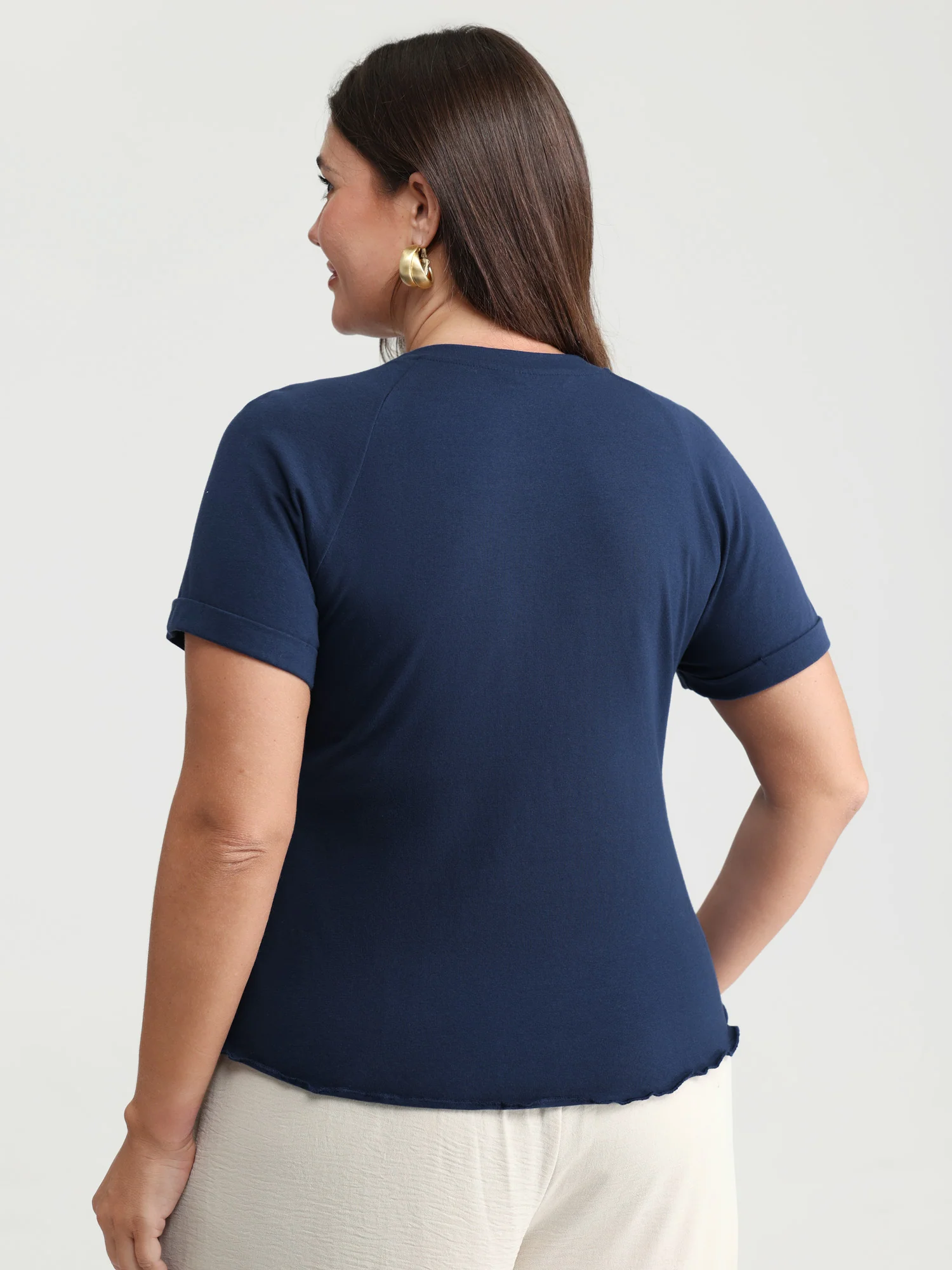 Cotton Plain Round Neck Fitted T-Shirt - Image 4