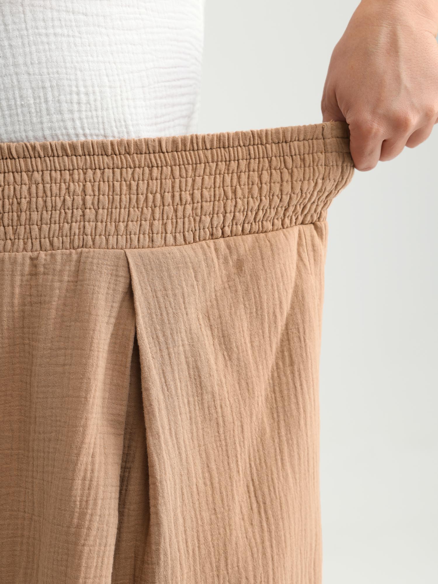 Cotton Pleated Shirred Waist Pants - Image 4
