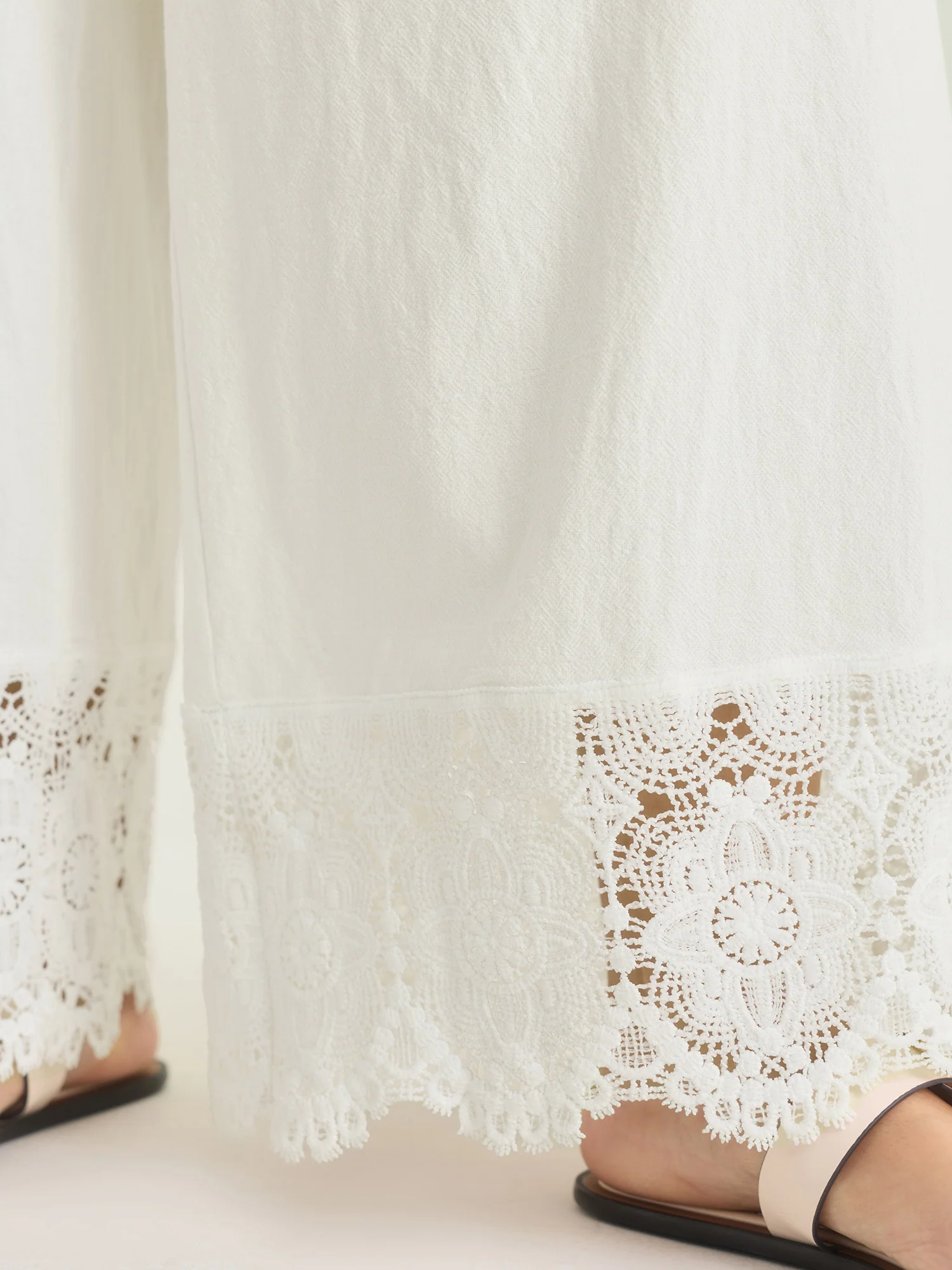 Cotton Scalloped Lace Hem Flared Pants - Image 5