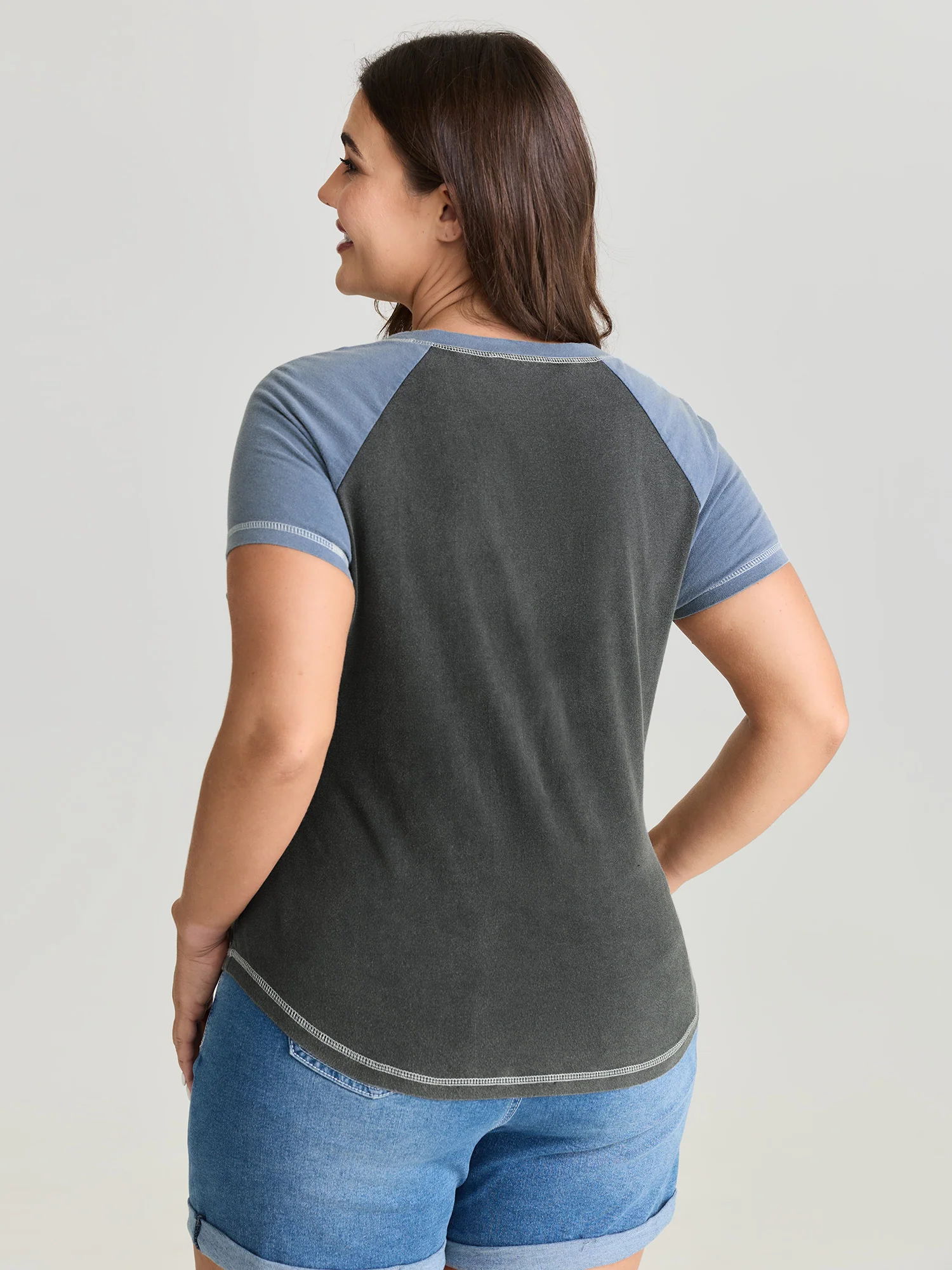 Cotton Stretchy Color Contrast Curvy Hem T-Shirt - Image 5