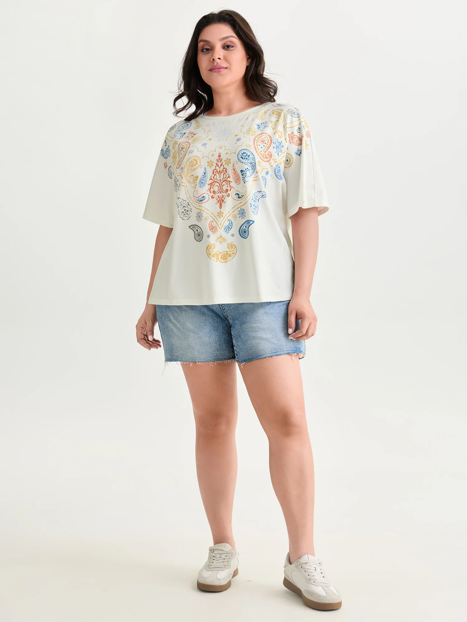 Cotton Stretchy Paisley Print Curvy Hem T-Shirt - Image 4